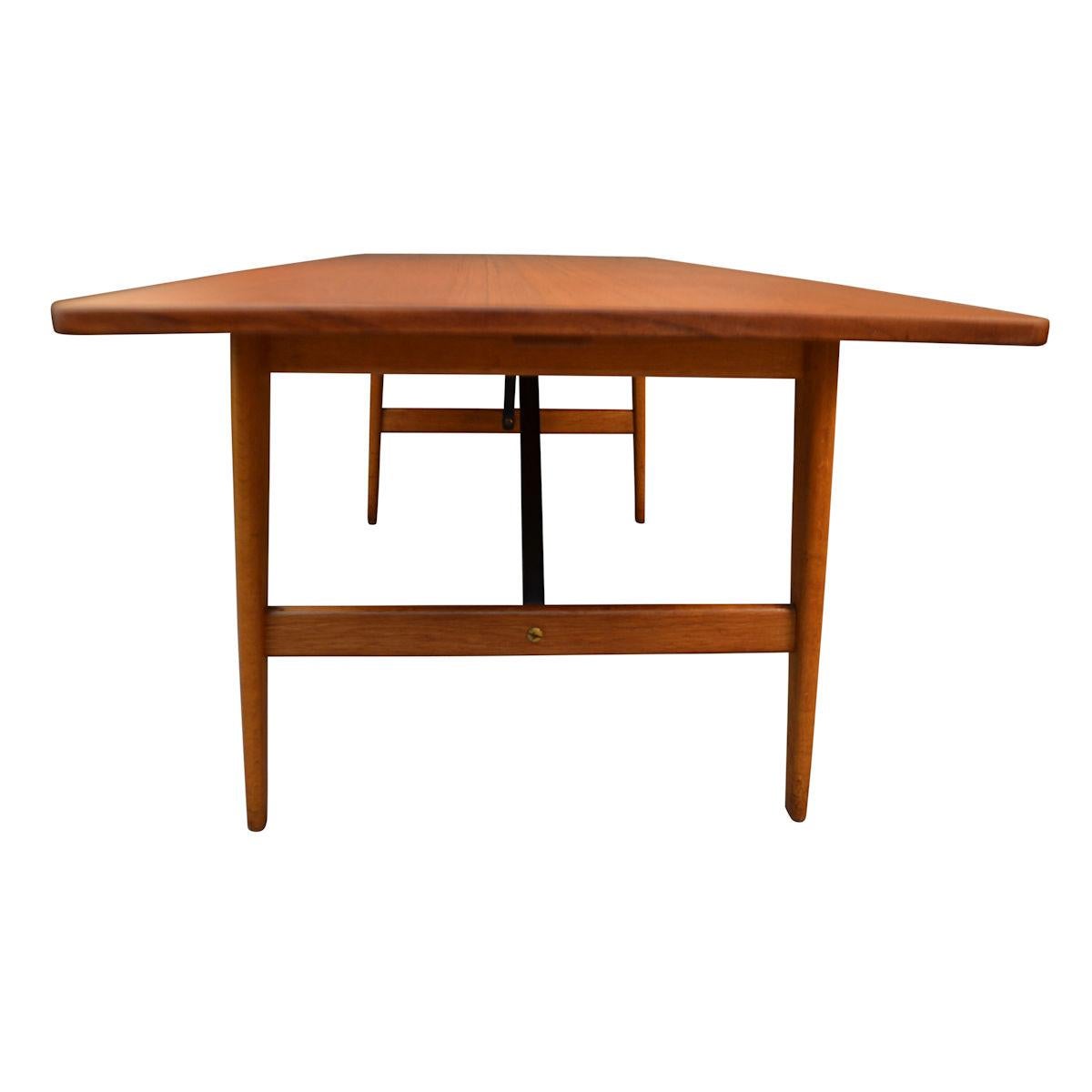 Metal Danish Design Børge Mogensen Teak Lounge Table, Model 281