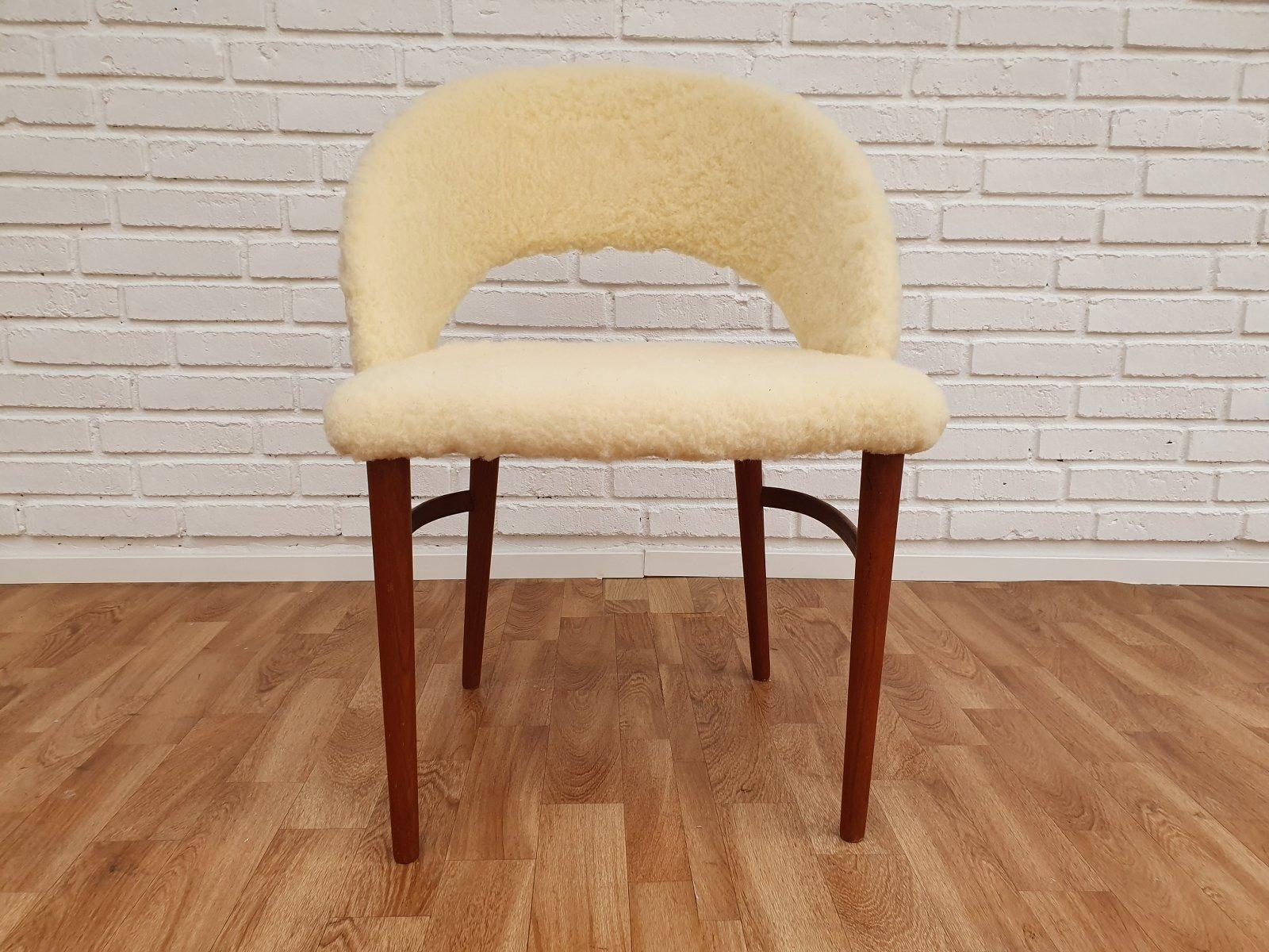 Danish design by Frode Holm, make up chair, 60s, completely reupholstered In Good Condition For Sale In Tarm, 82