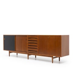 Design classico danese Arne Voder per Sibast, Credenza Triennale, anni '50