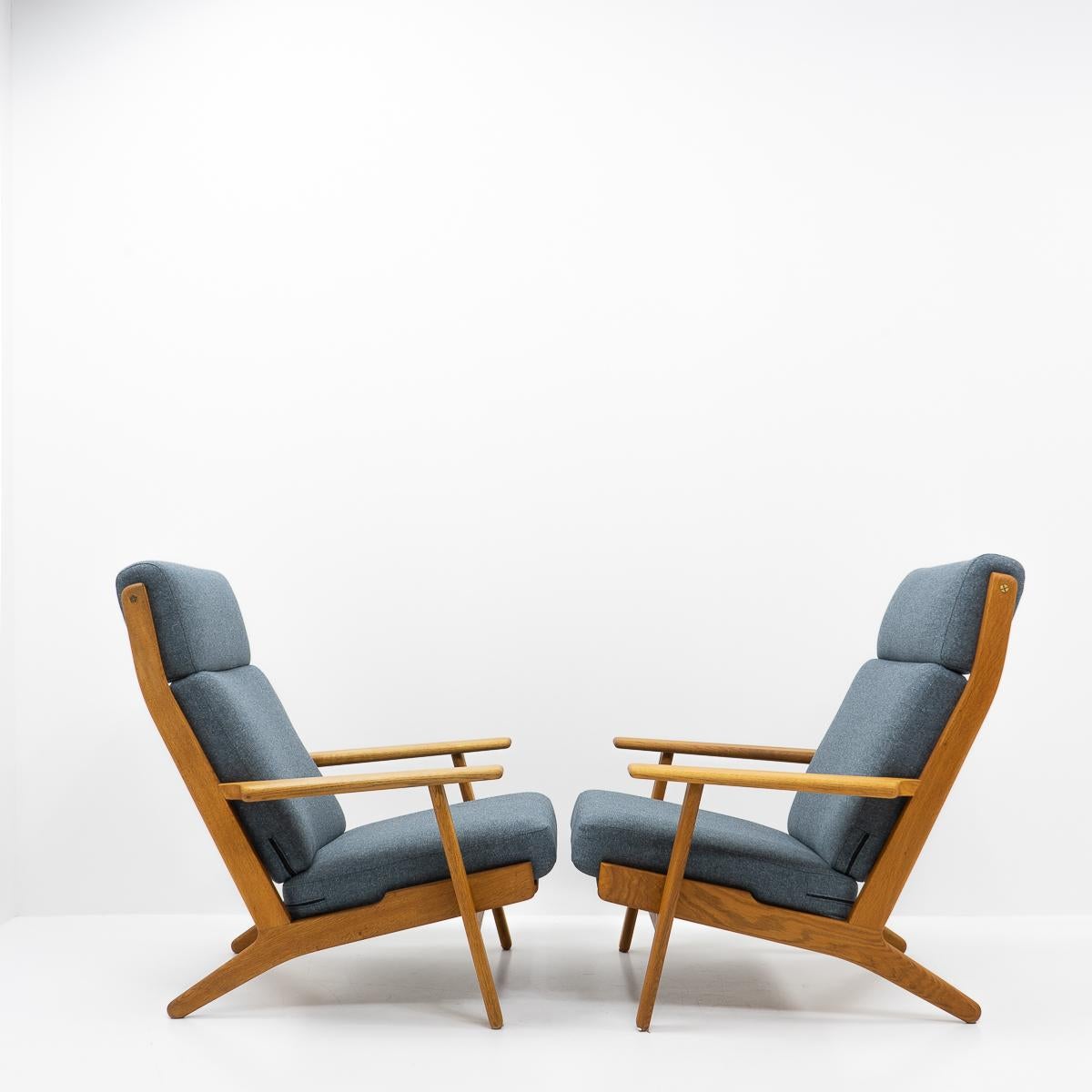 Mid-Century Modern Danish Design Classic GE 290 Arm Chairs by Hans Wegner for Getama, 1960s For Sale