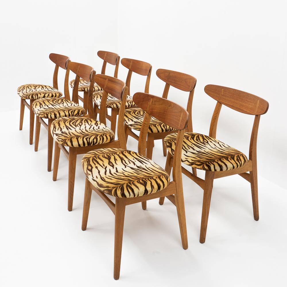 Hans Wegner CH30 chairs in a set of 8, produced by Carl Hansen during the 1960s.

 
 PLEASE CONTACT US FOR AN UPDATED SHIPPING QUOTE
 

Origination: Denmark, 1960s. Marked by the producer below the seat.

Condition: Very good vintage condition.
