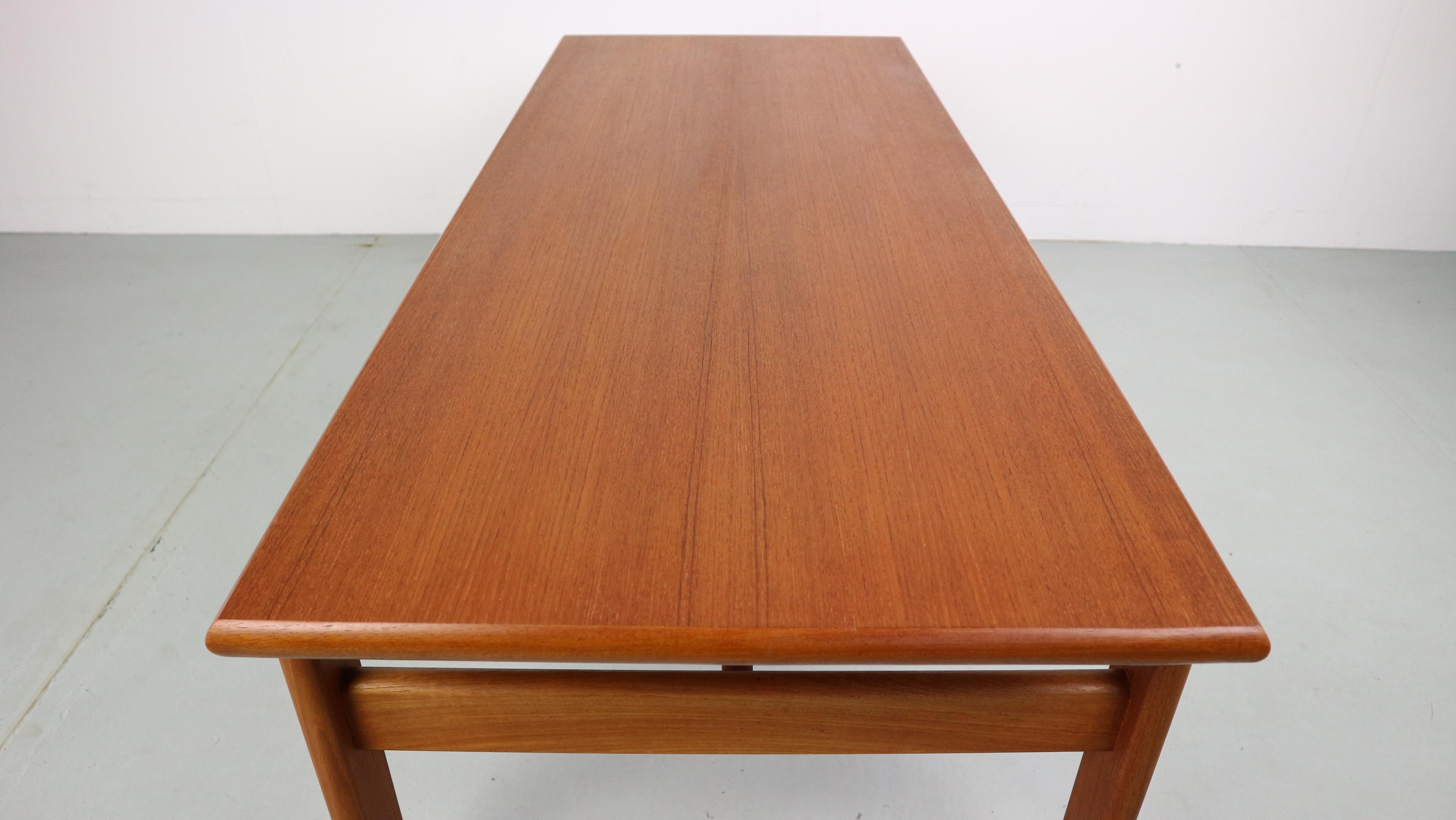 Scandinavian Modern Danish Design Coffee Table, 1970s