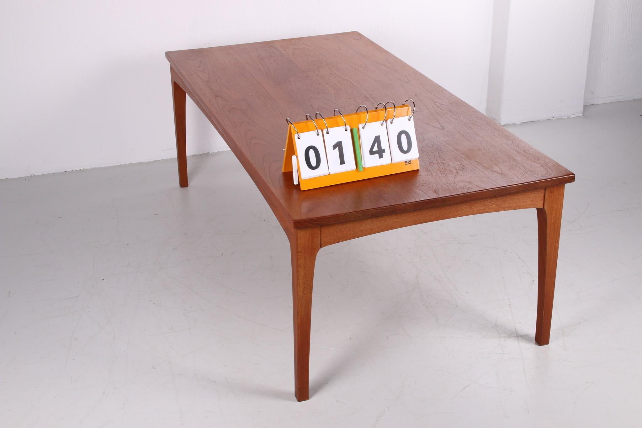 Danish Design Coffee Table from solid Teak design by Niels Bach 1960 In Good Condition For Sale In Oostrum-Venray, NL
