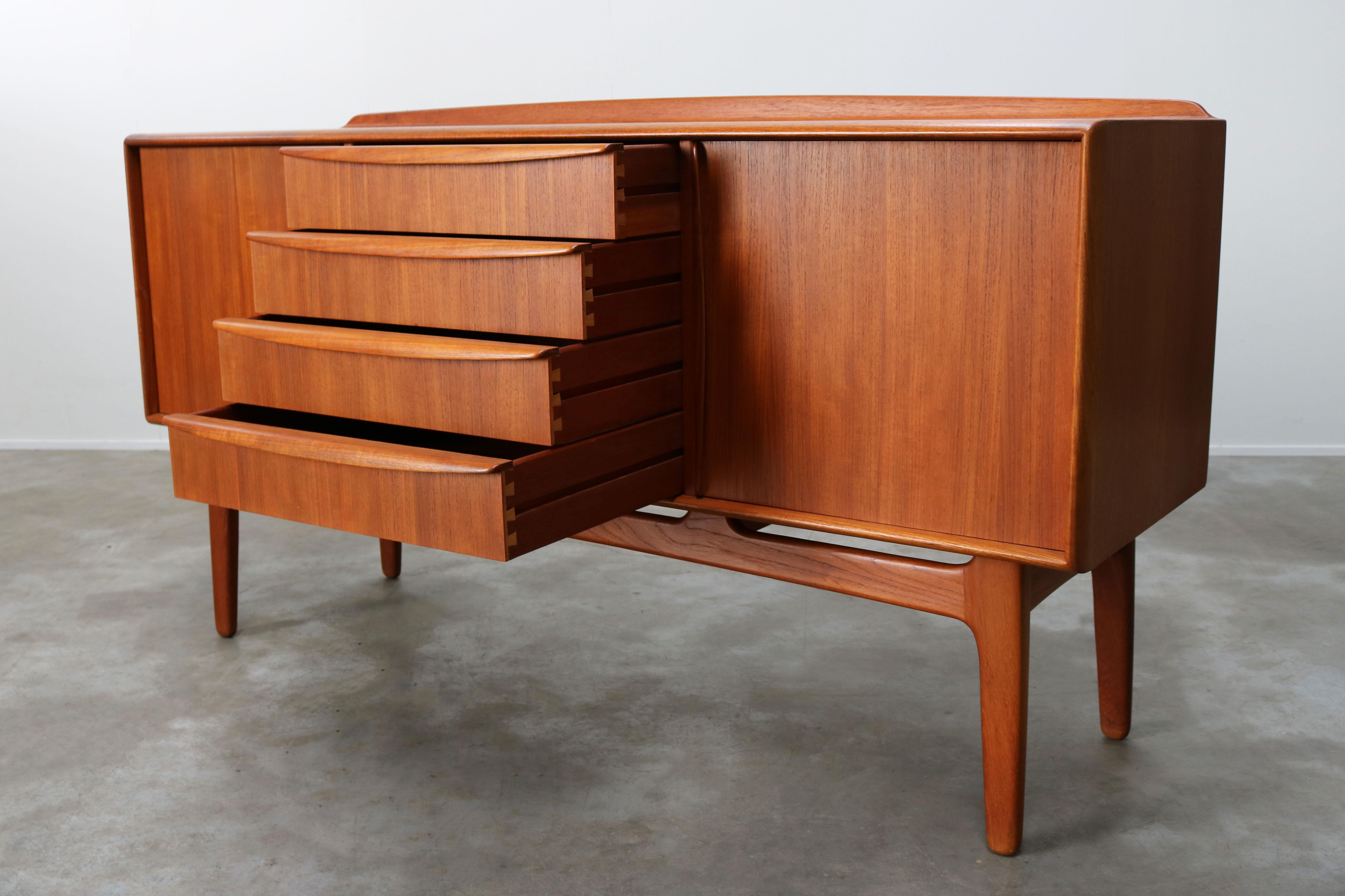 Danish Design Credenza / Sideboard by Svend Aage Madsen for K Knudsen & Son 1950 1