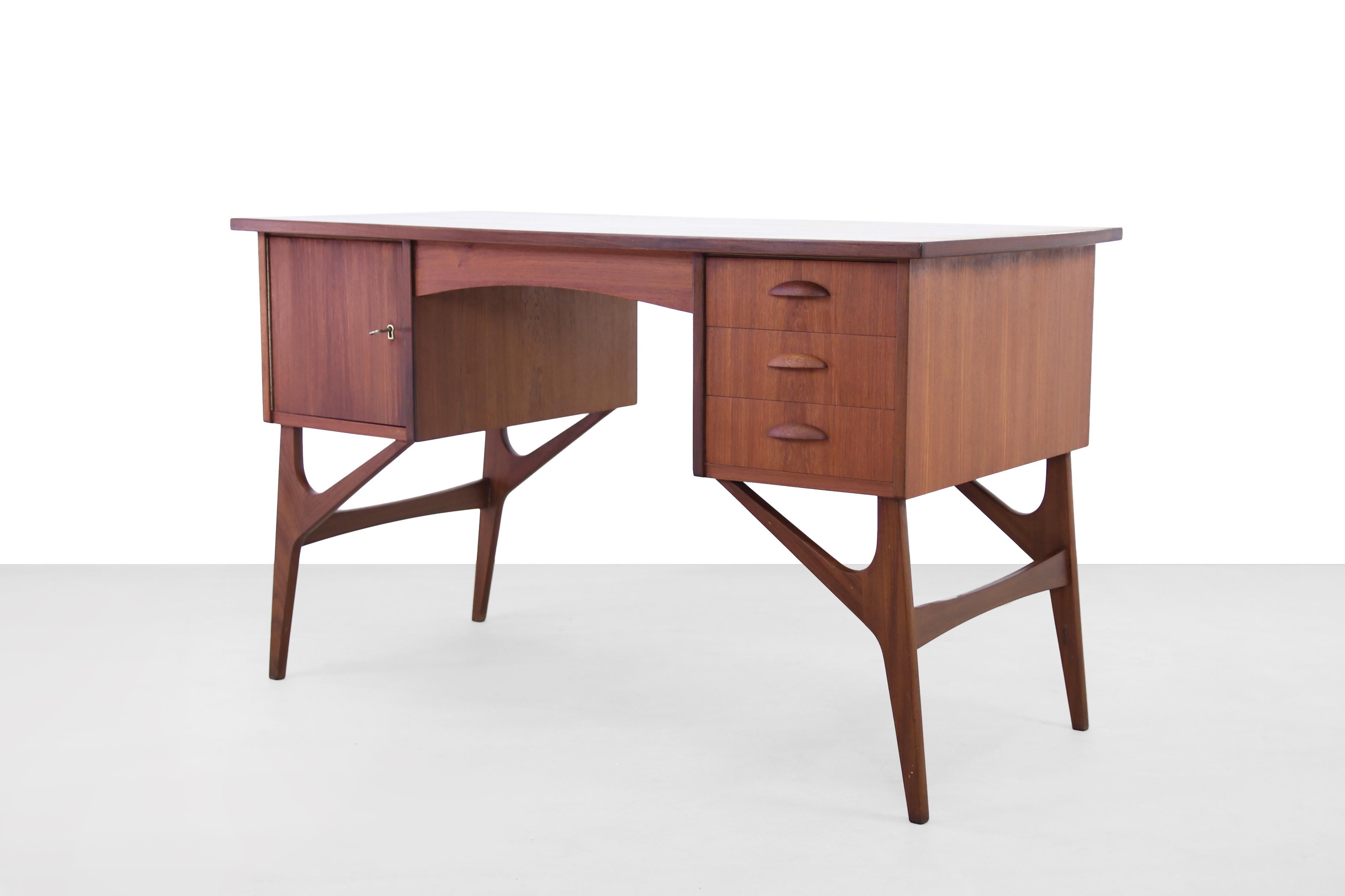 20th Century Danish Design Desk in Teak Wood