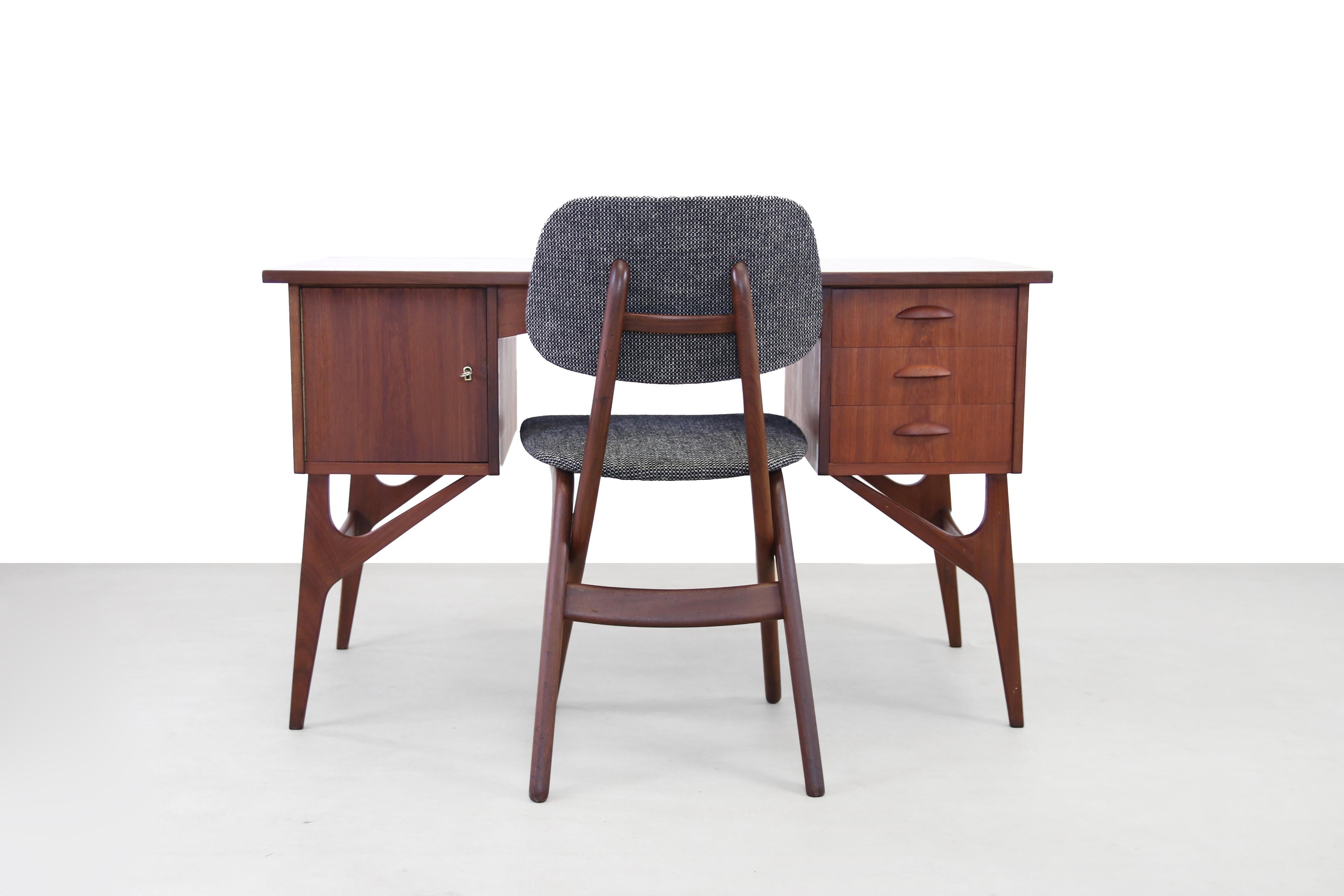 Danish Design Desk in Teak Wood 2