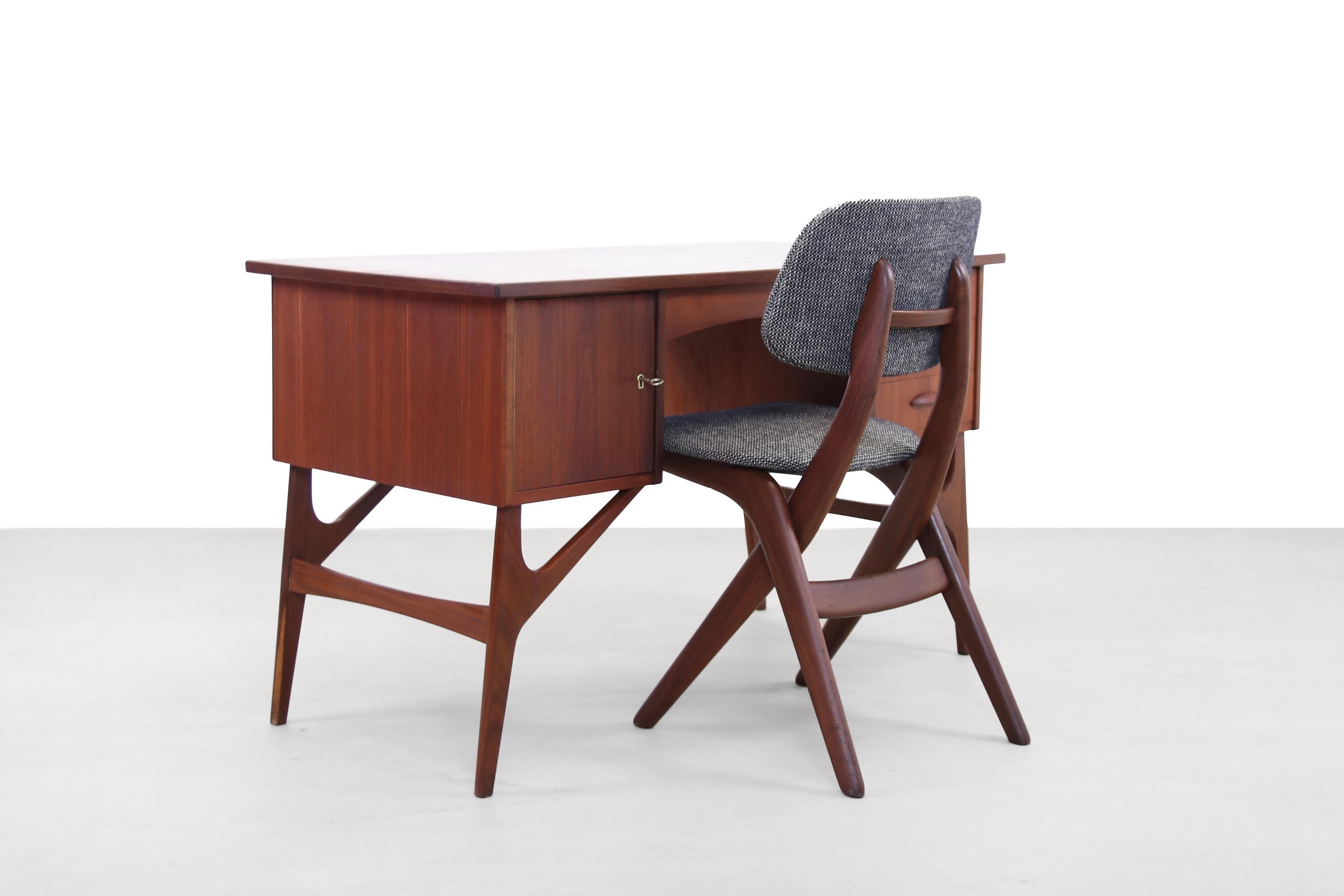 Danish Design Desk in Teak Wood 3