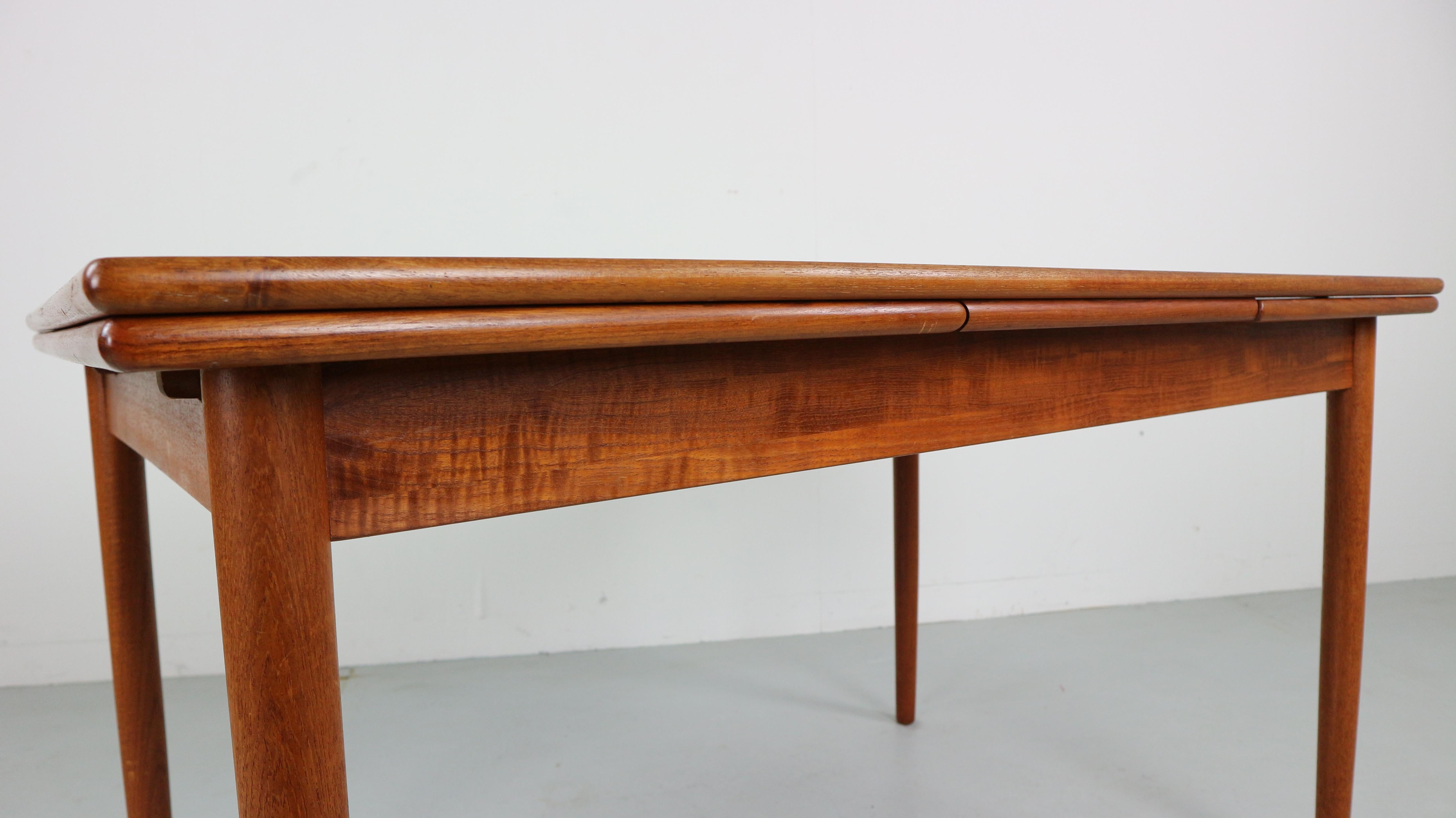 Danish Design Extendable Dining Table Teak, 1970s 5