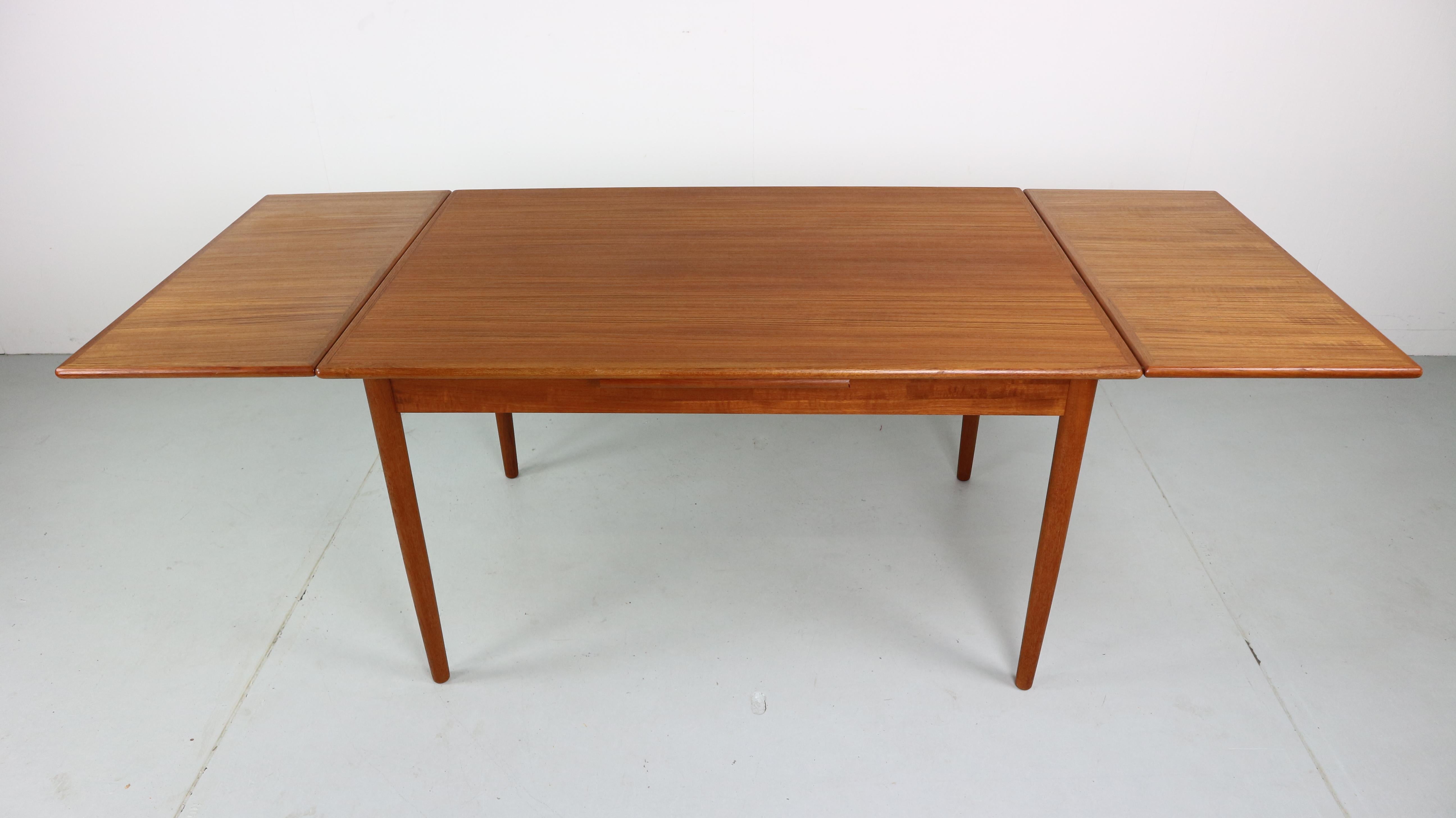 Mid-Century Modern Danish Design Extendable Dining Table Teak, 1970s