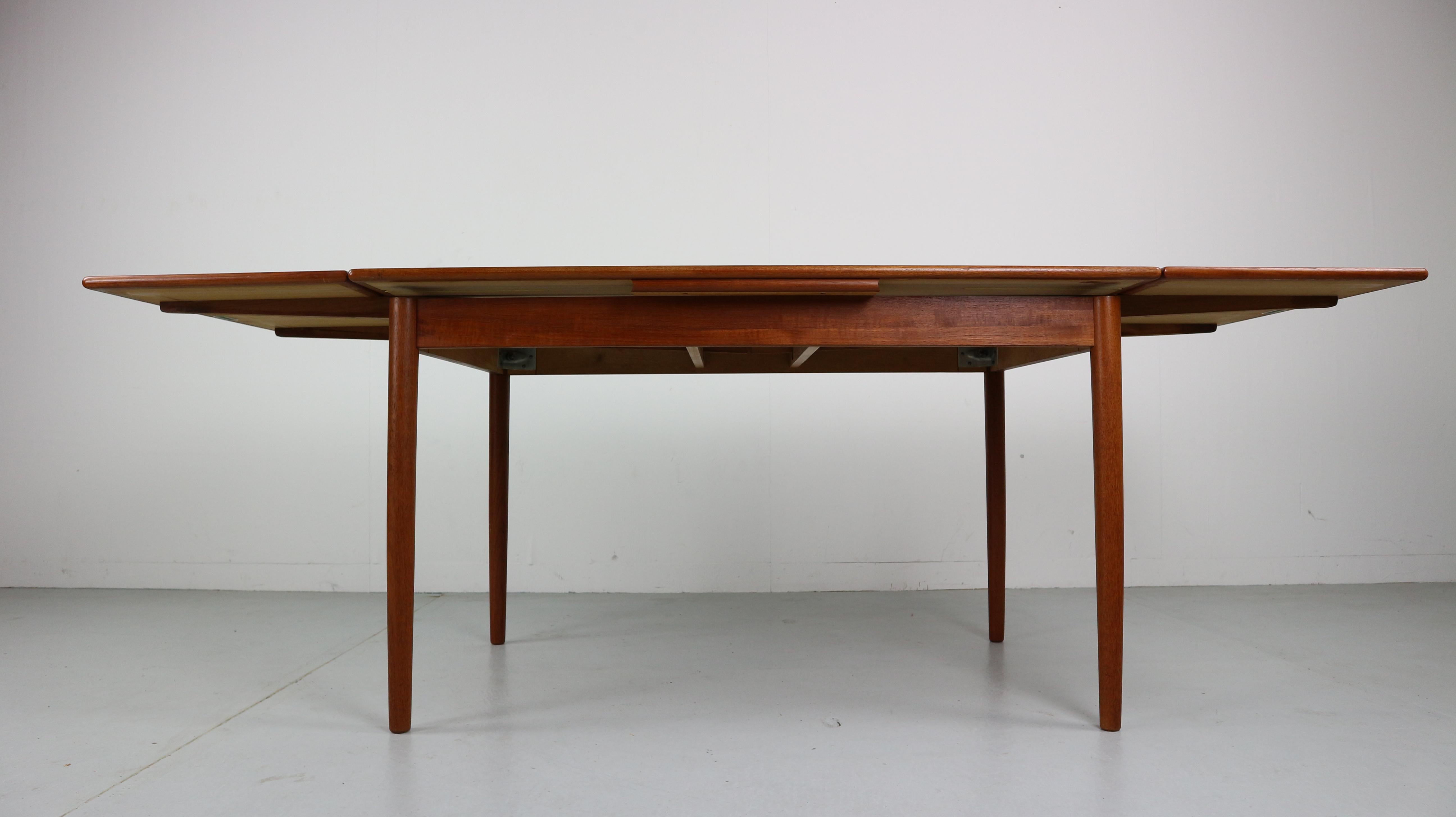 Danish Design Extendable Dining Table Teak, 1970s In Good Condition In The Hague, NL