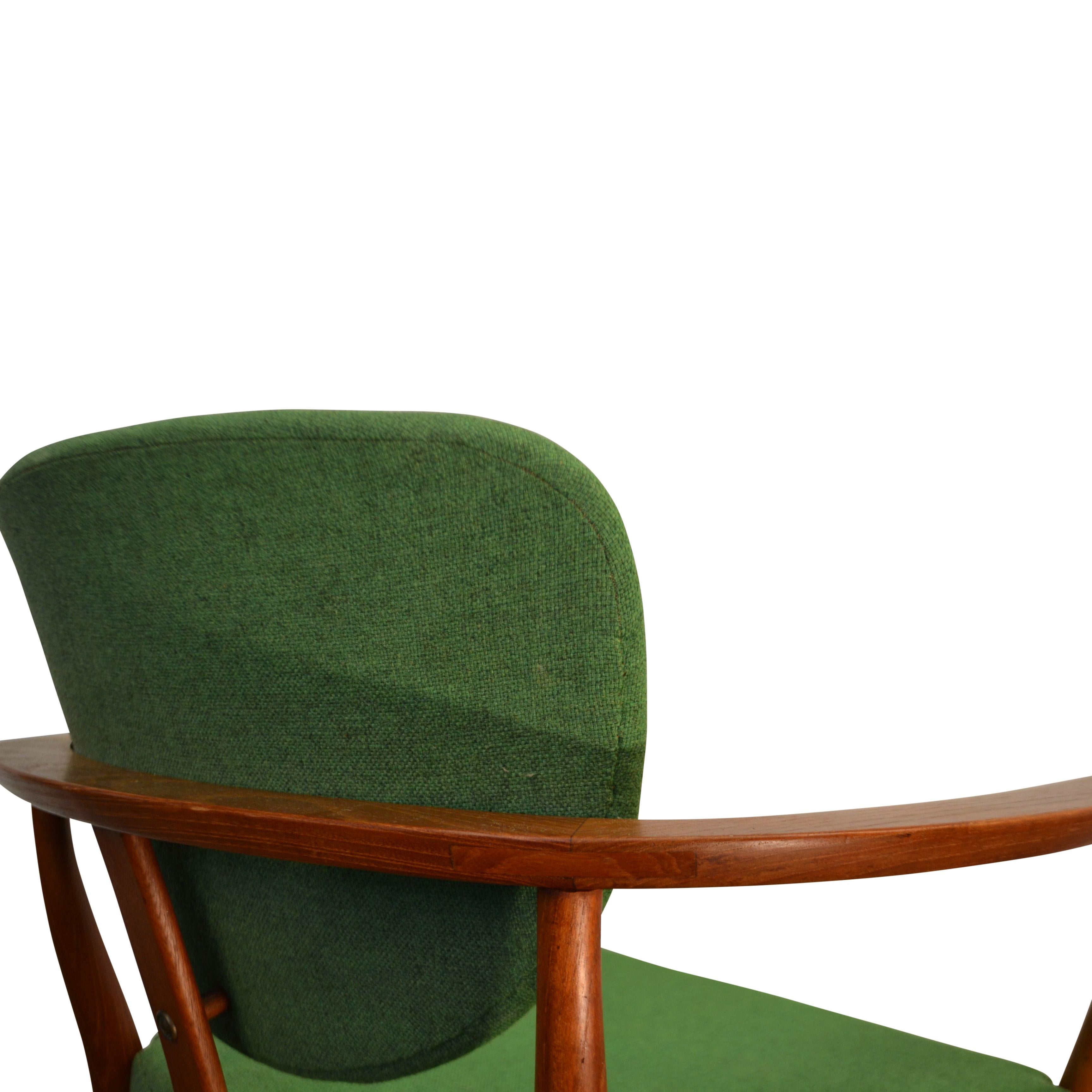 20th Century Danish Design Finn Juhl Style Teak Lounge Chair For Sale