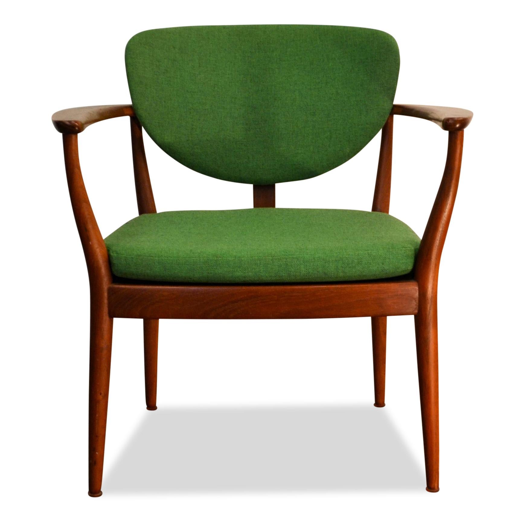 Danish Design Finn Juhl Style Teak Lounge Chair For Sale 3