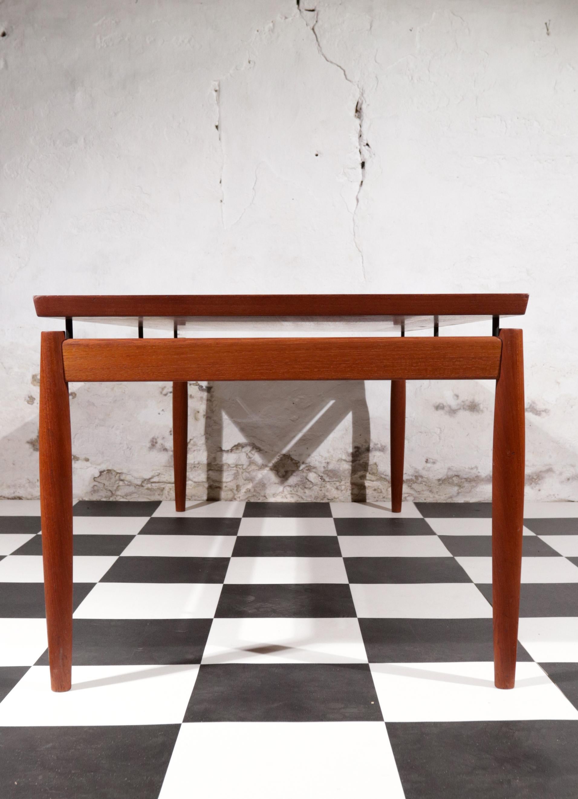 Danish Design Grete Jalk Sofa Table, Model 622 / 54 Teak France & Son, 1960s For Sale 6