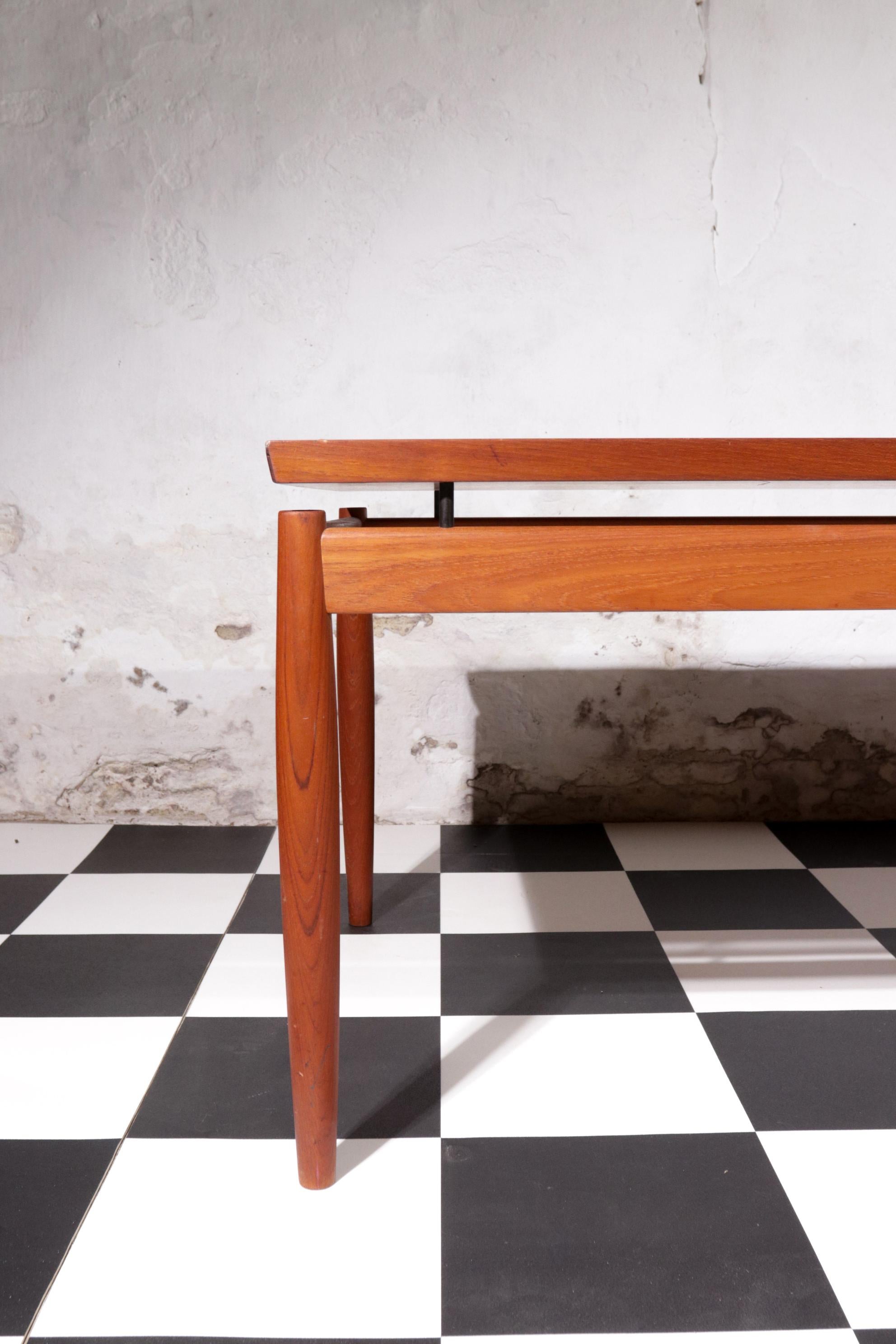 Mid-20th Century Danish Design Grete Jalk Sofa Table, Model 622 / 54 Teak France & Son, 1960s For Sale