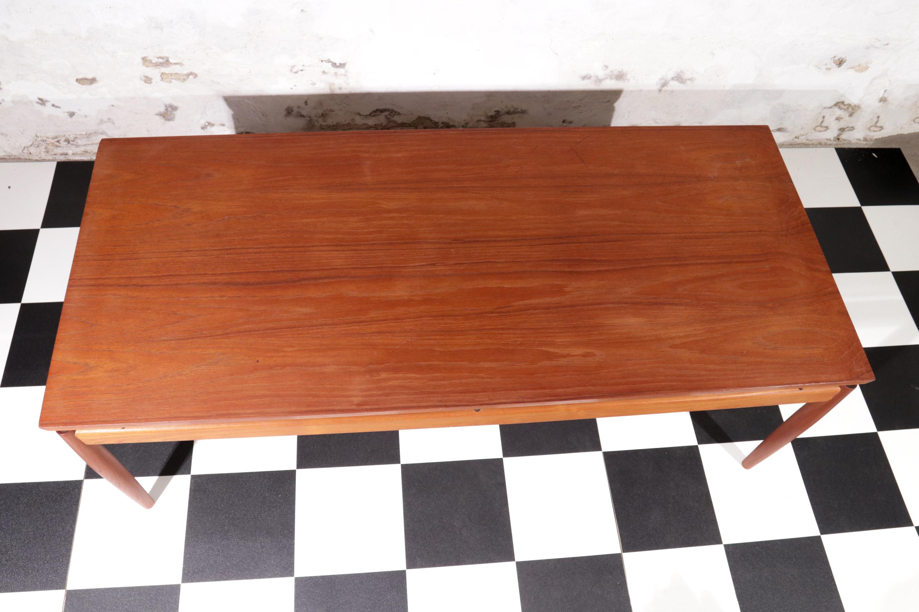 Danish Design Grete Jalk Sofa Table, Model 622 / 54 Teak France & Son, 1960s For Sale 1