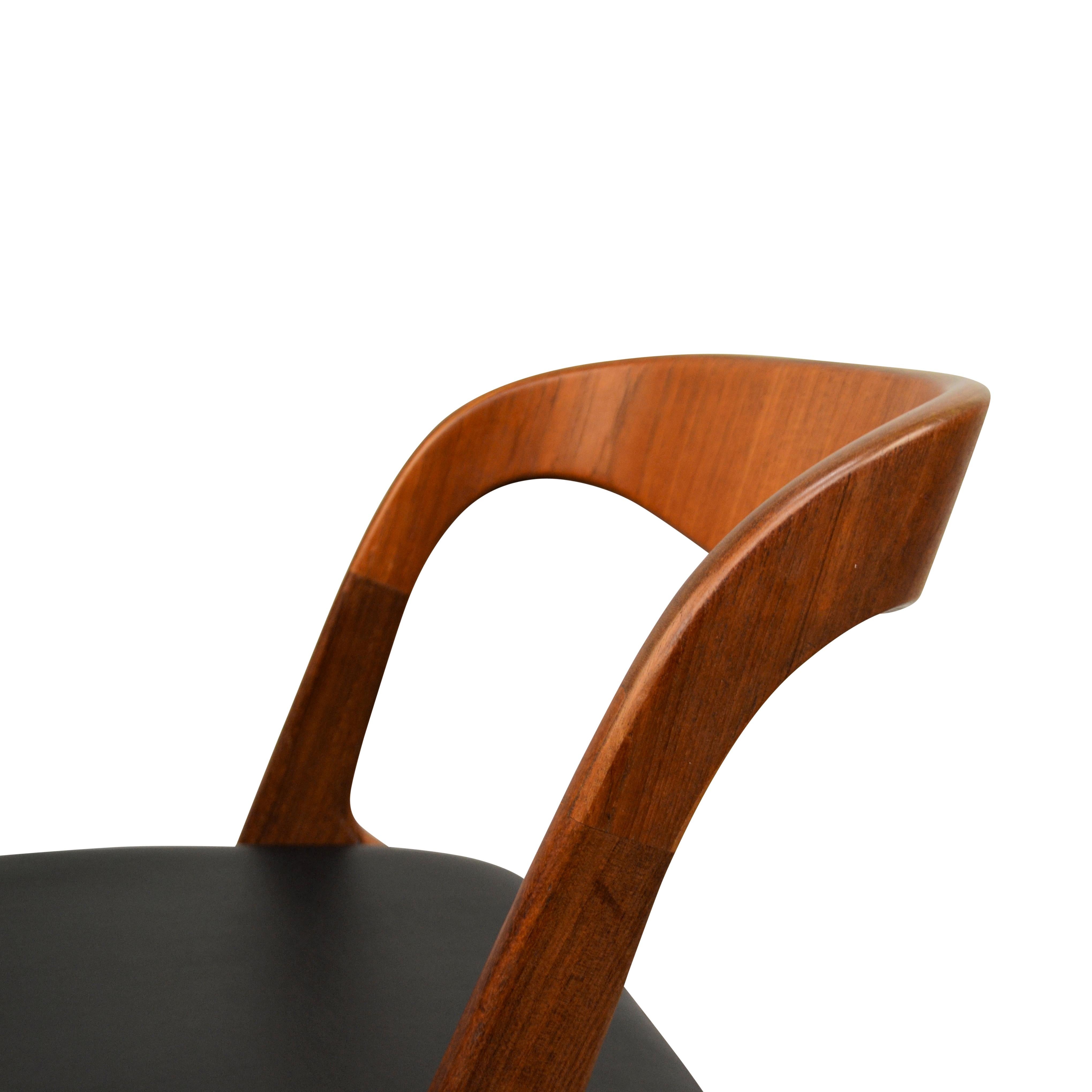Danish Design Johannes Andersen Model Sonja Teak Dining Chairs, Set of Four 5