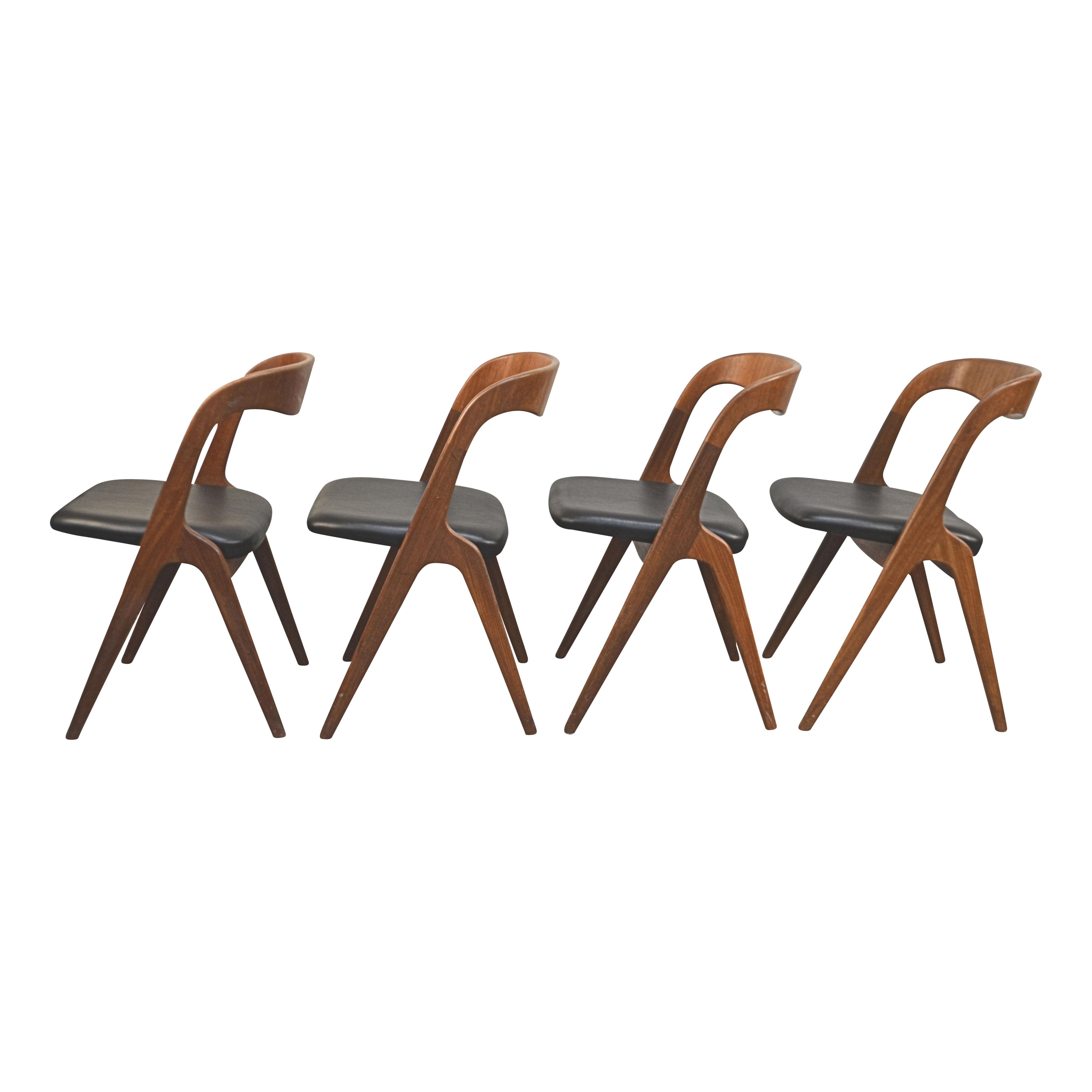 Danish Design Johannes Andersen Model Sonja Teak Dining Chairs, Set of Four In Good Condition In VENLO, LI