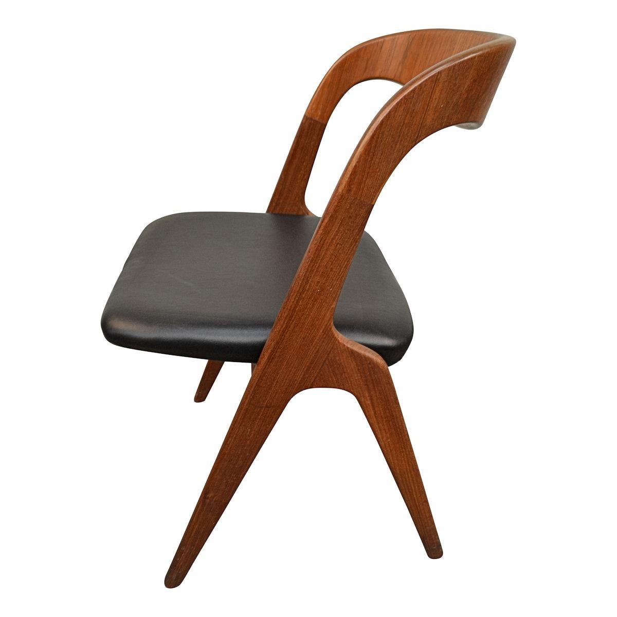 Danish Design Johannes Andersen Model Sonja Teak Dining Chairs, Set of Four 1