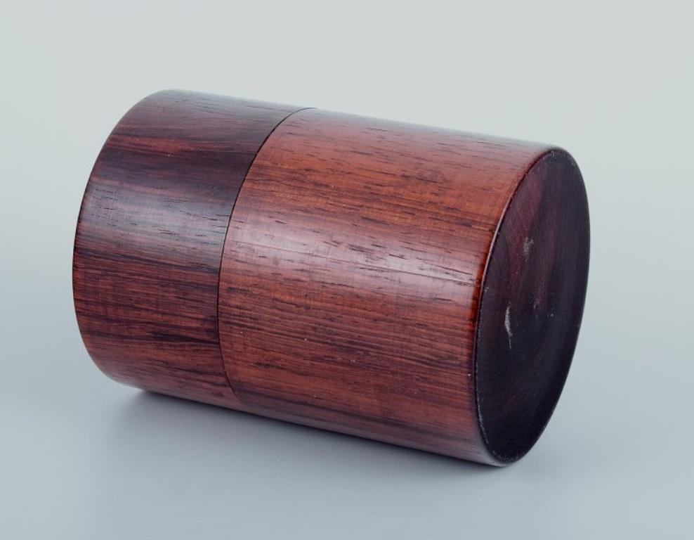 Danese Design danese. Scatola con coperchio in legno duro. Metà del XX secolo. in vendita