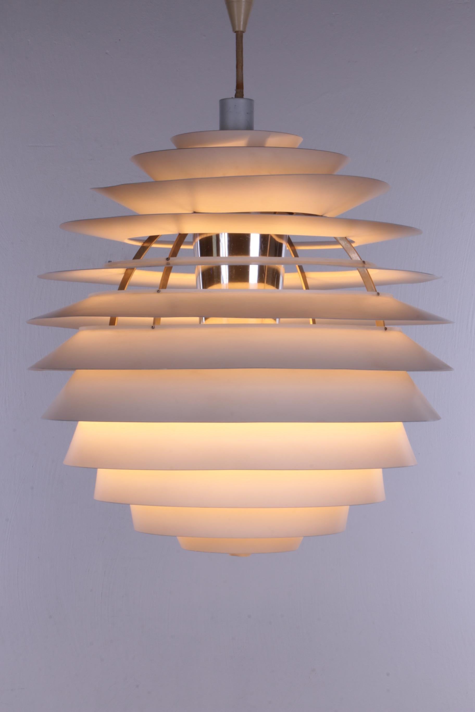 Milieu du XXe siècle Lampe suspendue Louis Poulsen Ph Louvre, design danois, années 1960