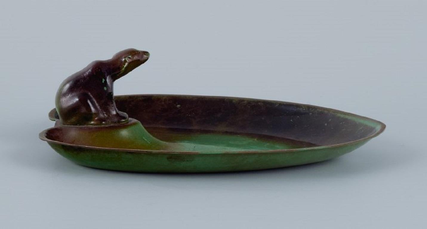 Danish Design, Low Bronze Bowl with a Polar Bear, Mid-20th Century In Excellent Condition For Sale In Copenhagen, DK