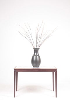 Tavolo basso di design danese in mogano e piastrelle dell'ebanista Frits Henningsen