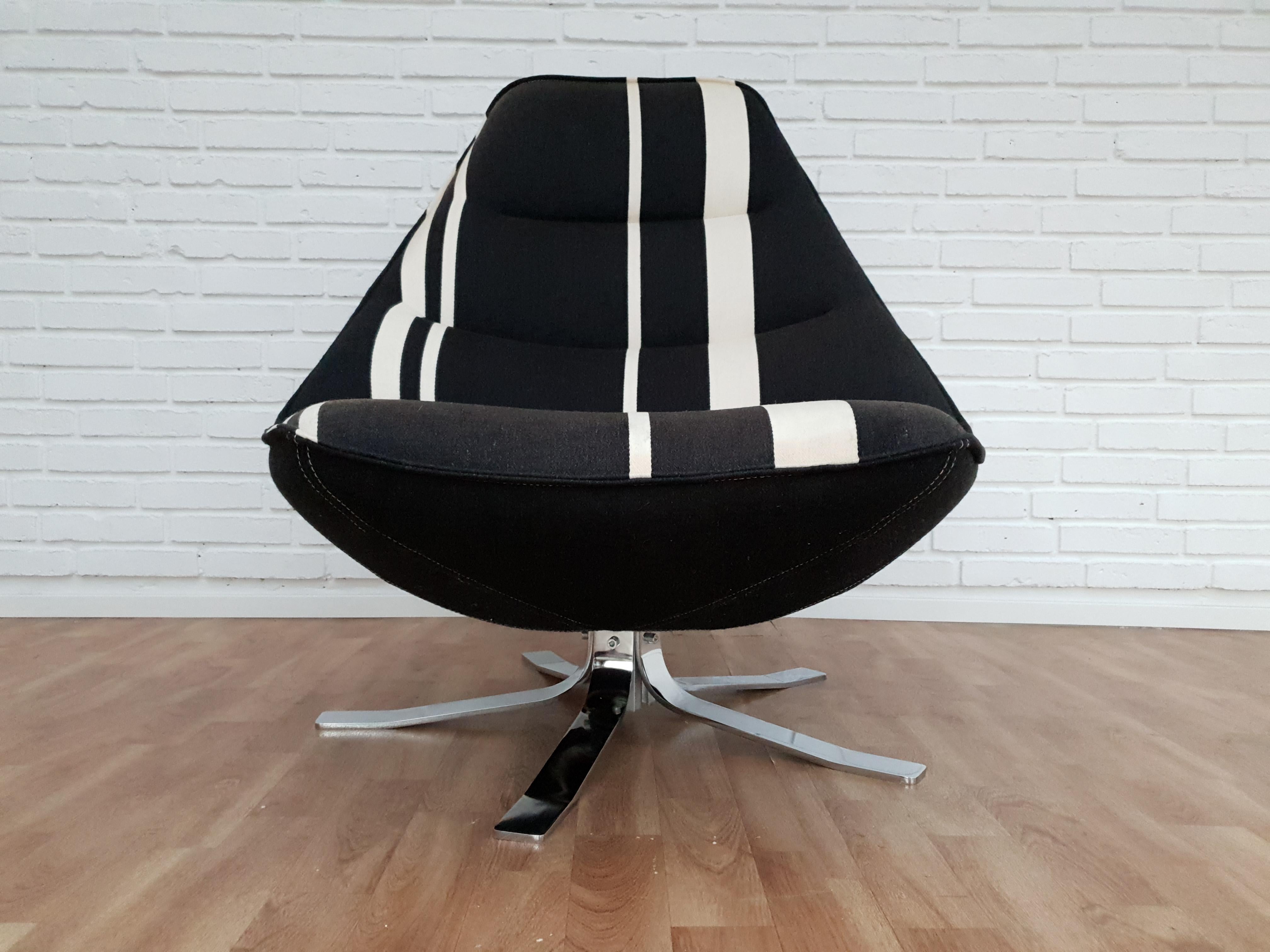 Late 20th Century Danish Design, Madsen and Schubell MS 68, Swivel Lounge Chair, Tiltable Back For Sale