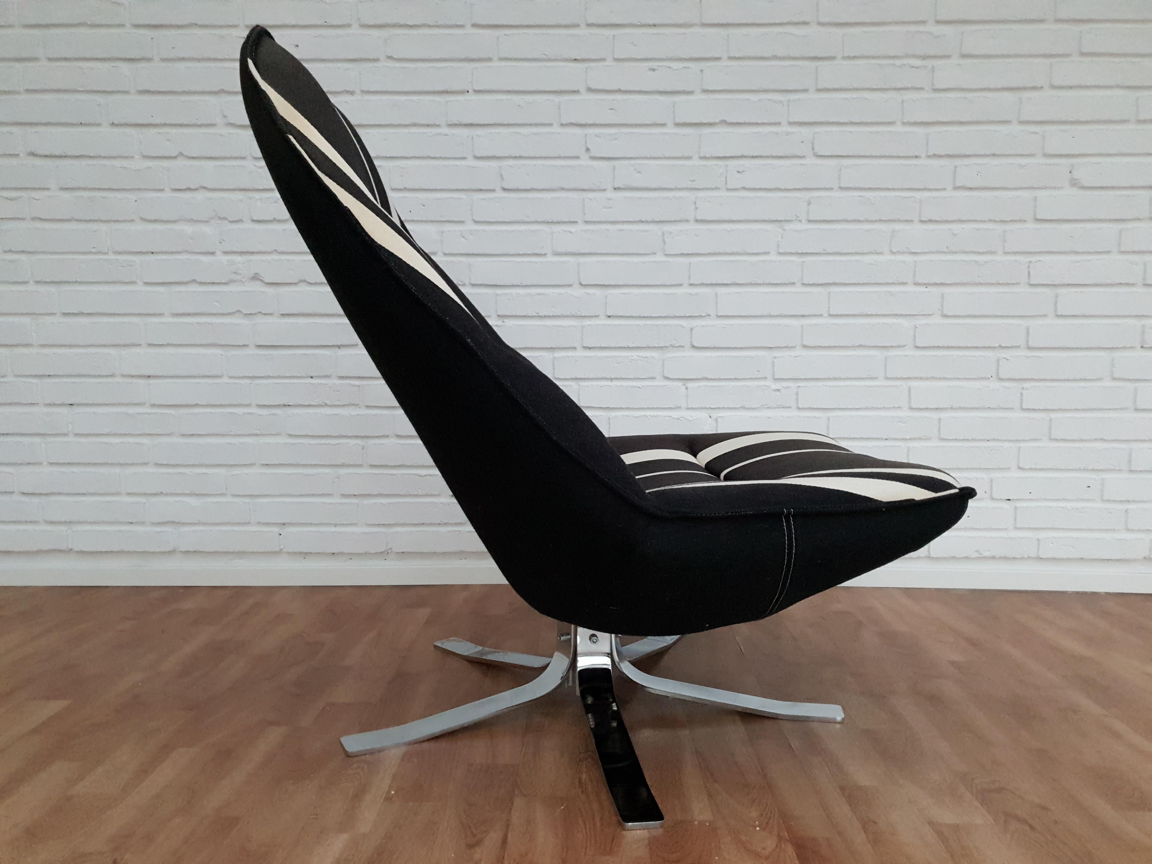 Danish Design, Madsen and Schubell MS 68, Swivel Lounge Chair, Tiltable Back For Sale 3