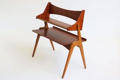 Danish design magazine rack attr to Hans J. Wegner for Ry mobler 1950 teak oak