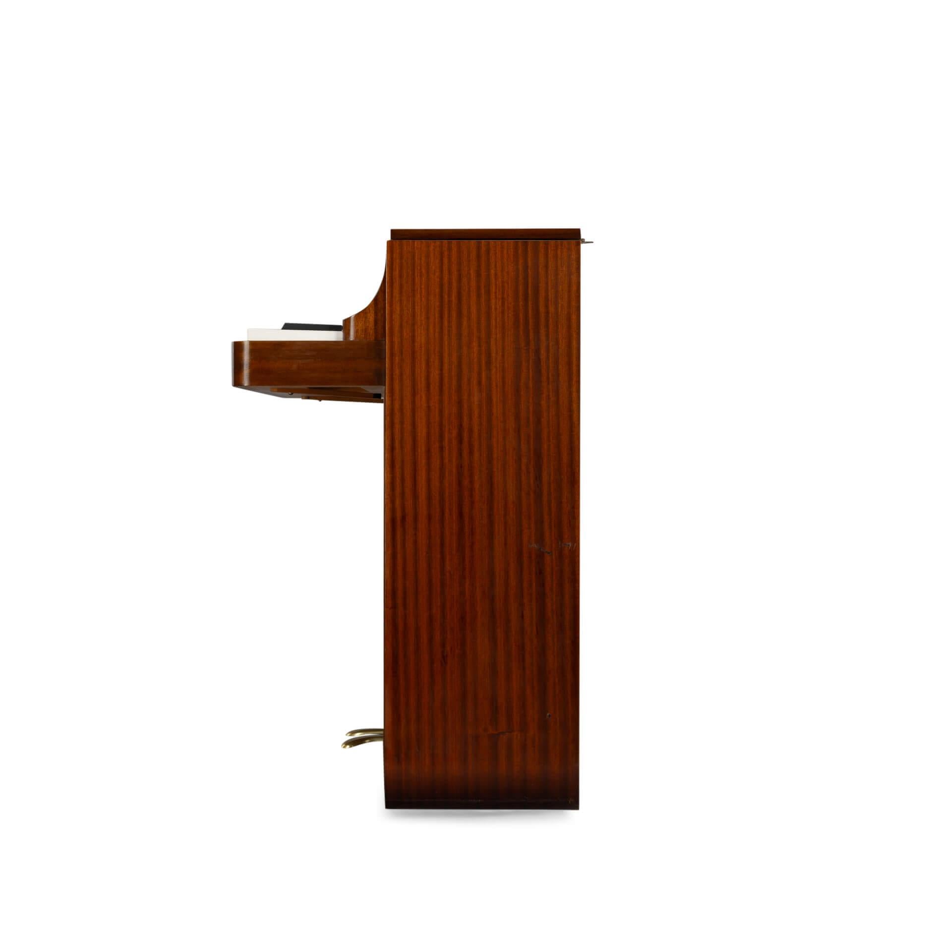 Dänisches Design Midcentury Pianette von Louis Zwicki in Mahagoni, 1950er Jahre im Angebot 1