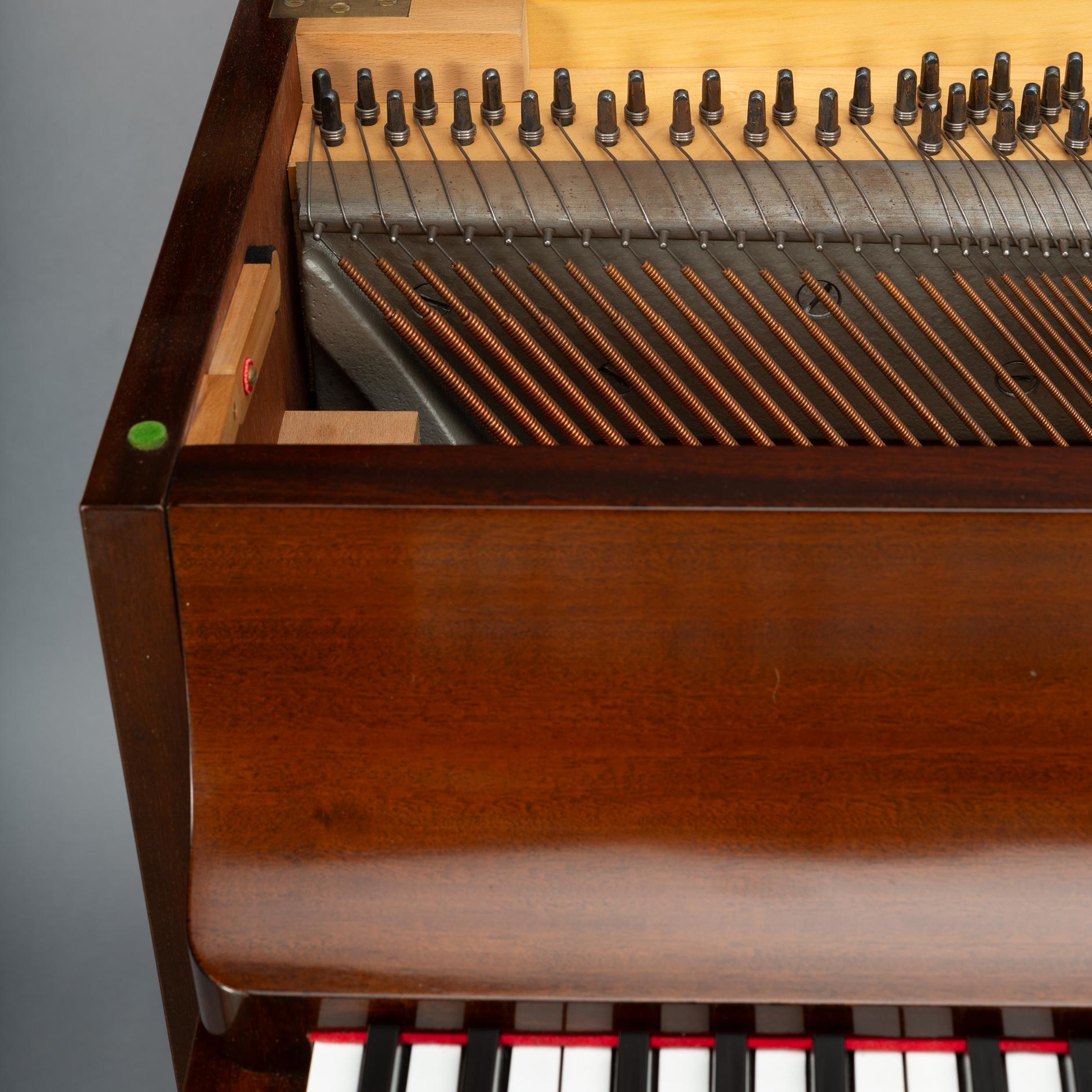 Metà XX secolo Pianetta danese di design del Medioevo di Louis Zwicki in mogano, anni '50 in vendita