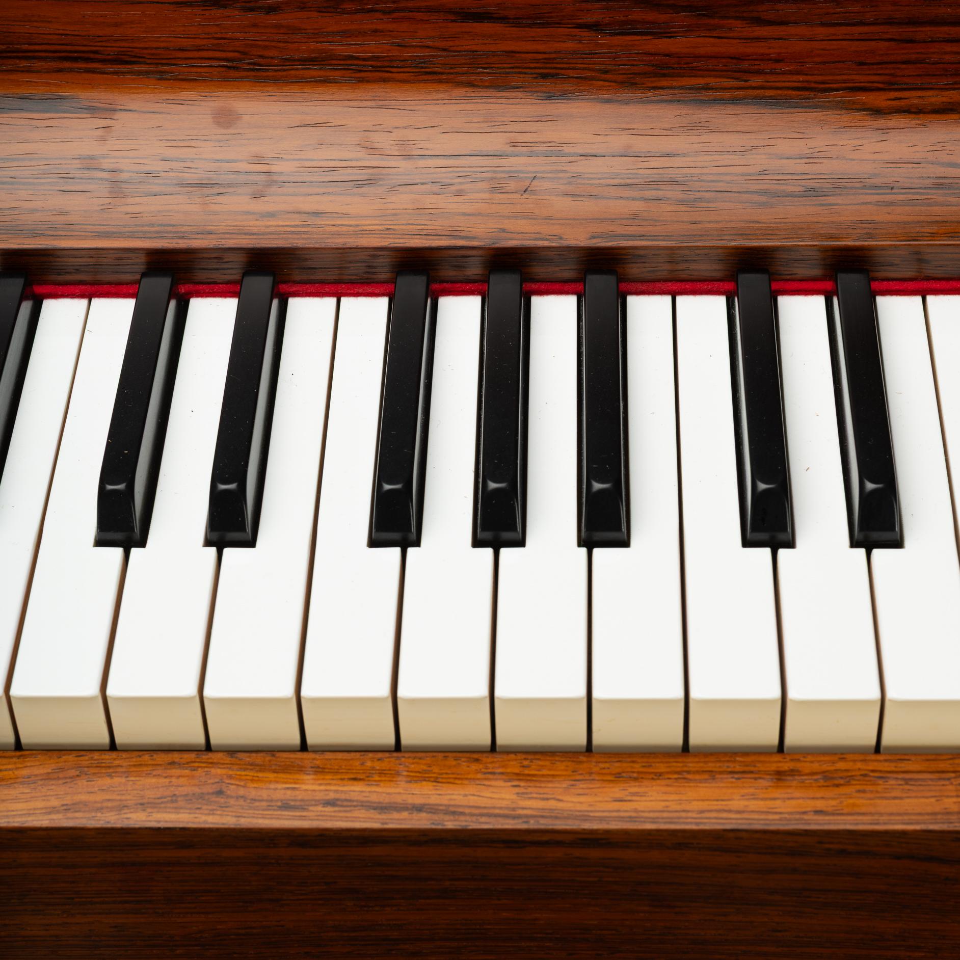 Mid-Century Modern Pianette de Louis Zwicki en bois de rose, design danois du milieu du siècle, années 1960 en vente