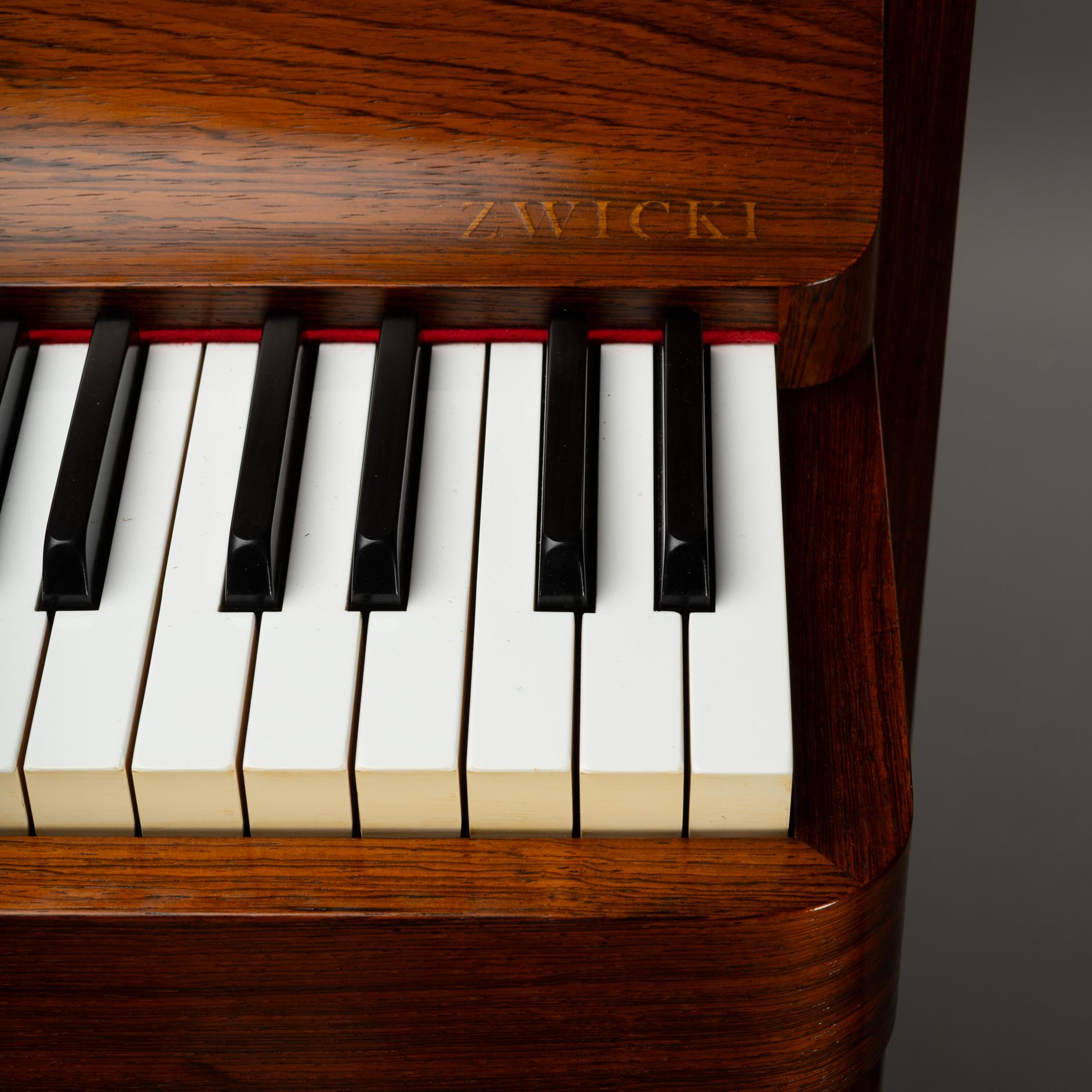 Danois Pianette de Louis Zwicki en bois de rose, design danois du milieu du siècle, années 1960 en vente