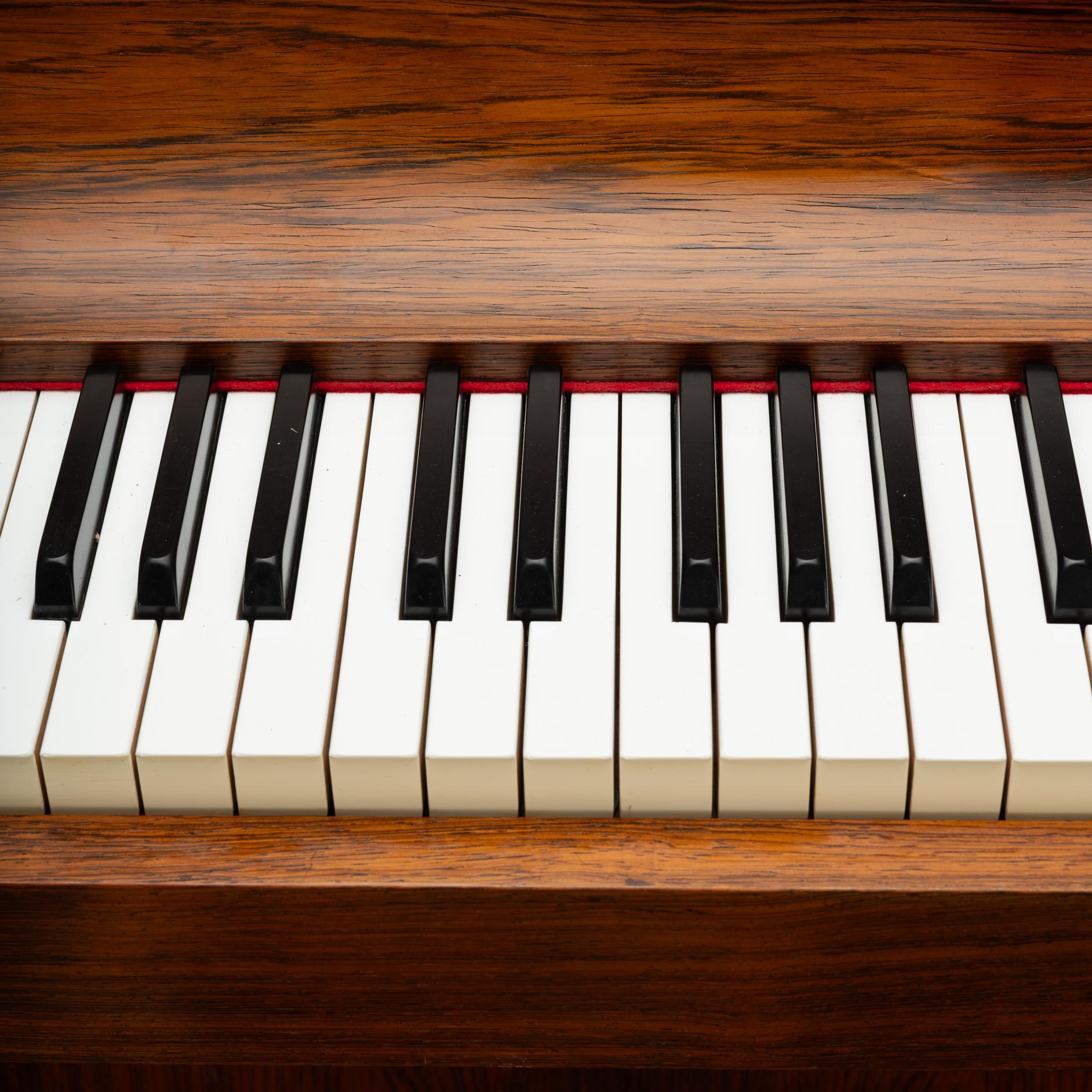 Milieu du XXe siècle Pianette de Louis Zwicki en bois de rose, design danois du milieu du siècle, années 1960 en vente