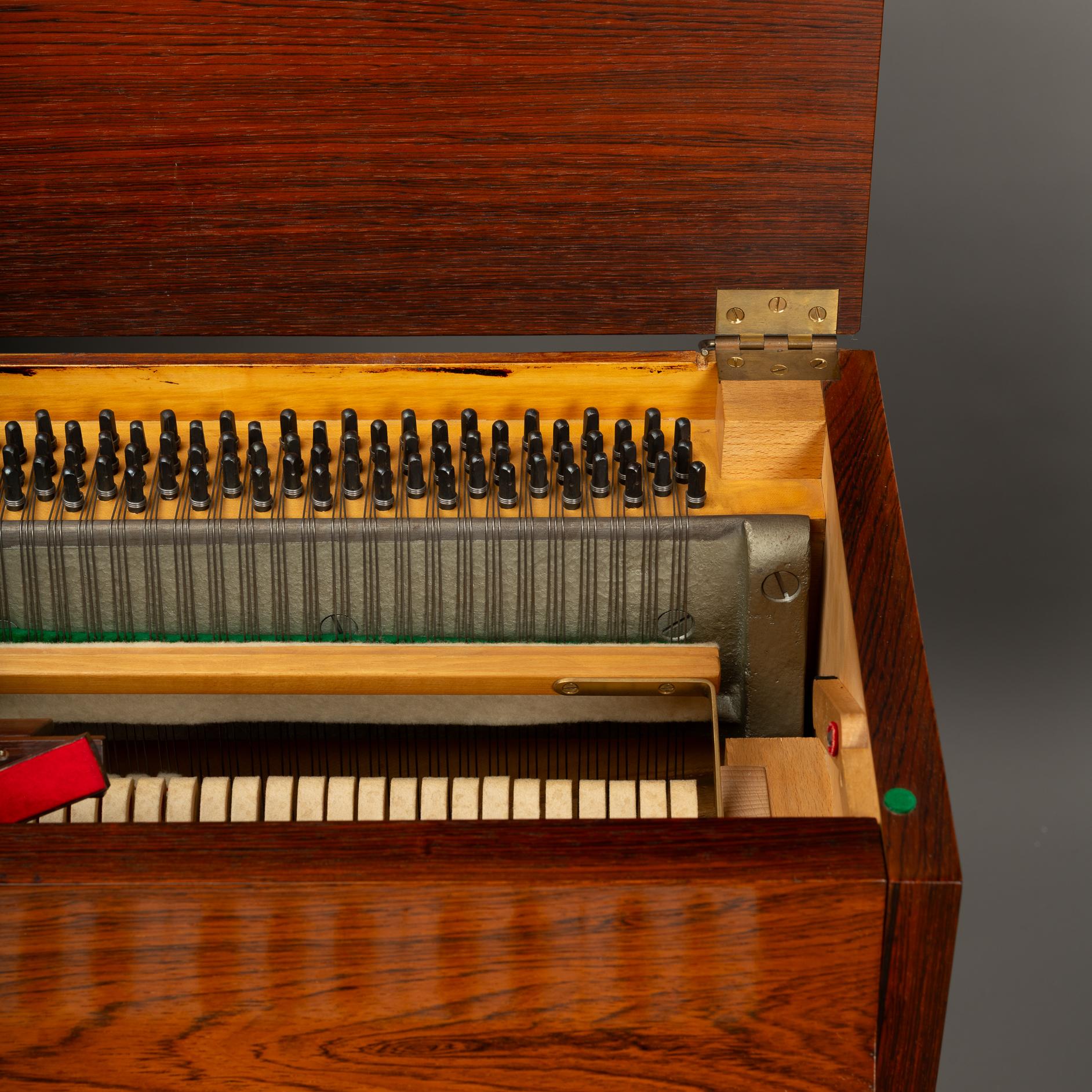 Pianette de Louis Zwicki en bois de rose, design danois du milieu du siècle, années 1960 en vente 1