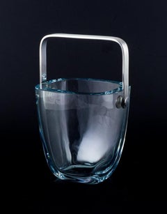 Dänisches Design. Modernistischer Eiskübel aus Kunstglas mit silbernem Griff.