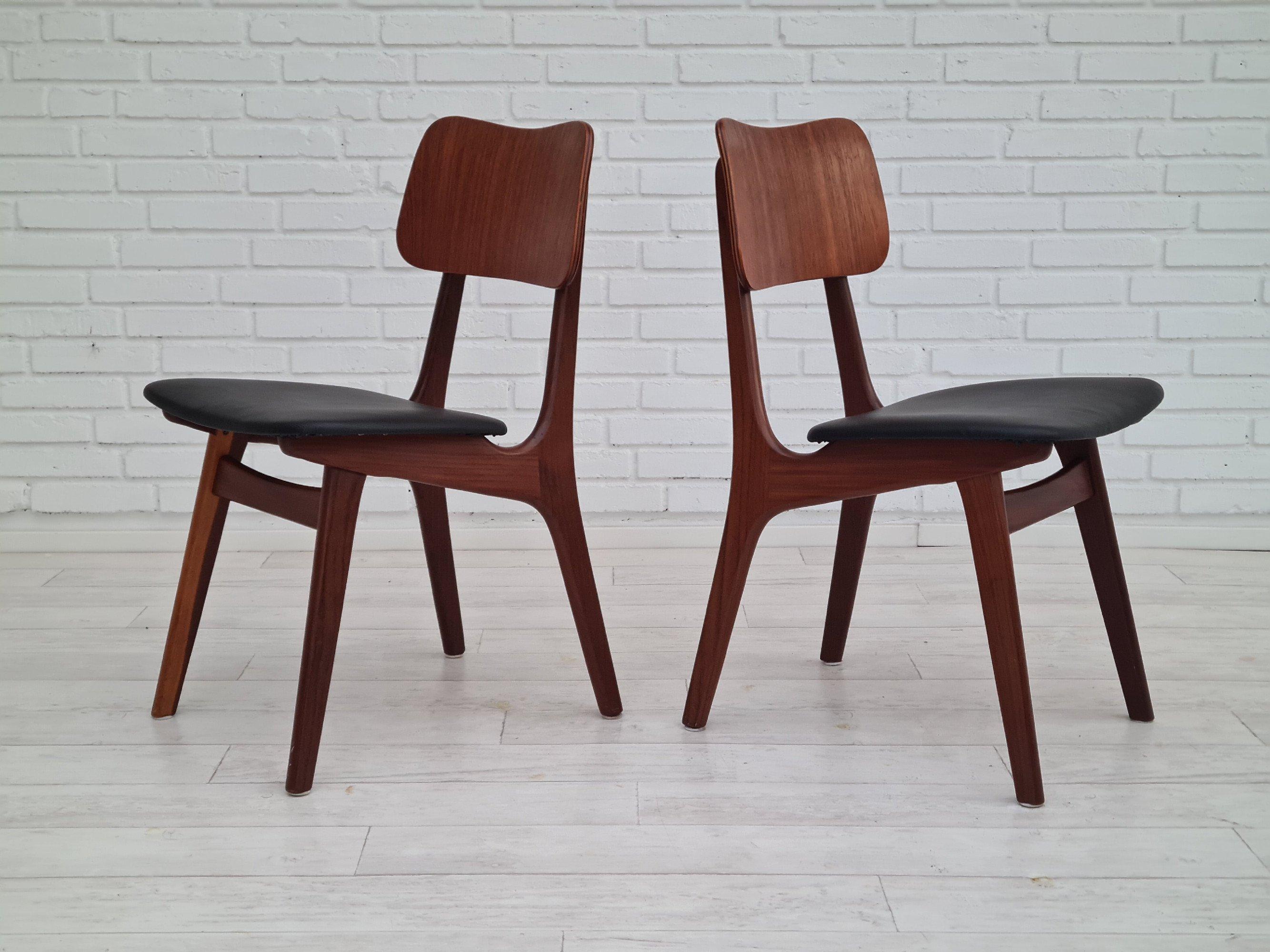 Danish design, Pair of chairs, Ib Kofod-Larsen, 60s, model 74 In Good Condition In Tarm, 82
