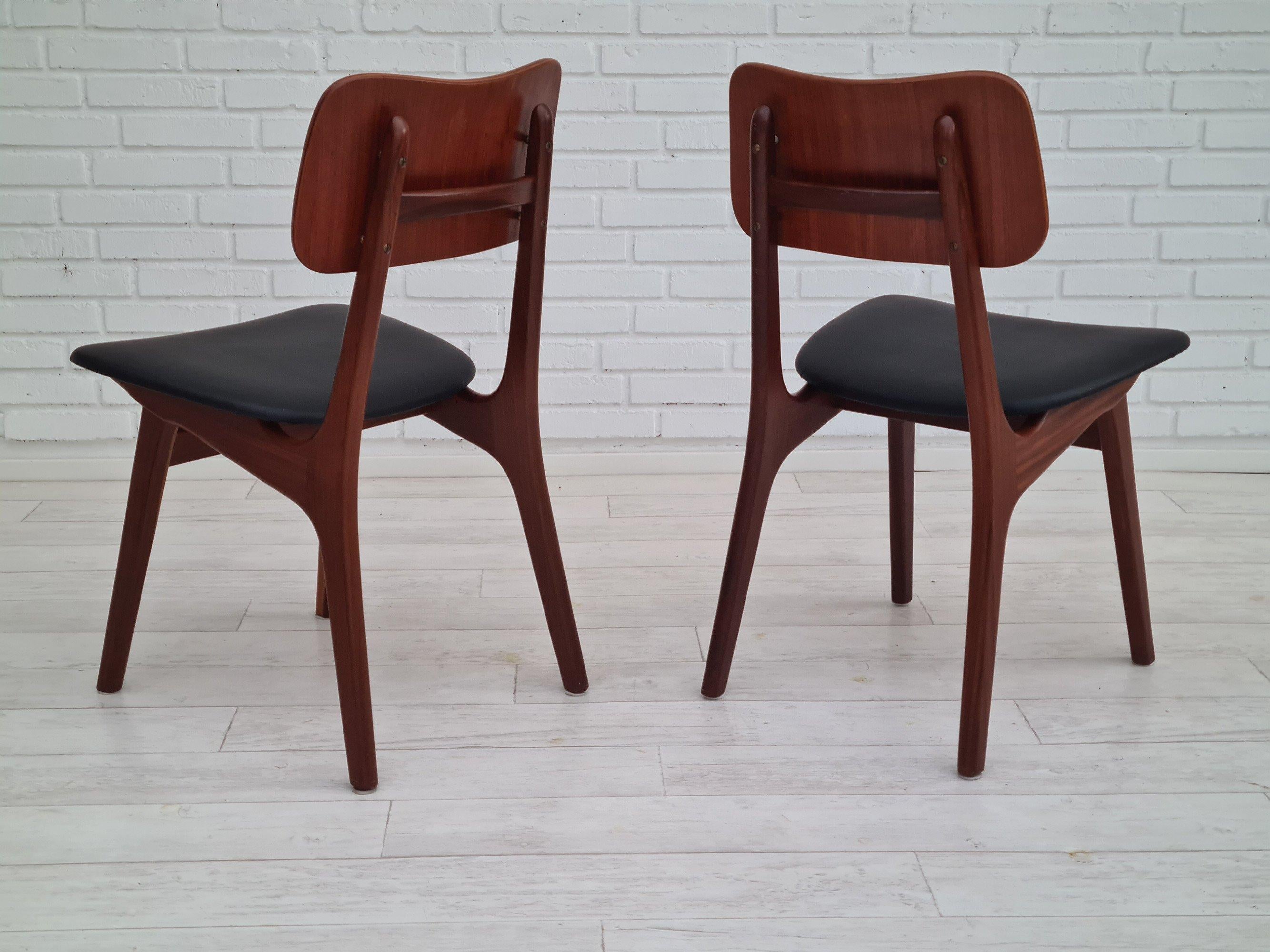 Mid-20th Century Danish design, Pair of chairs, Ib Kofod-Larsen, 60s, model 74
