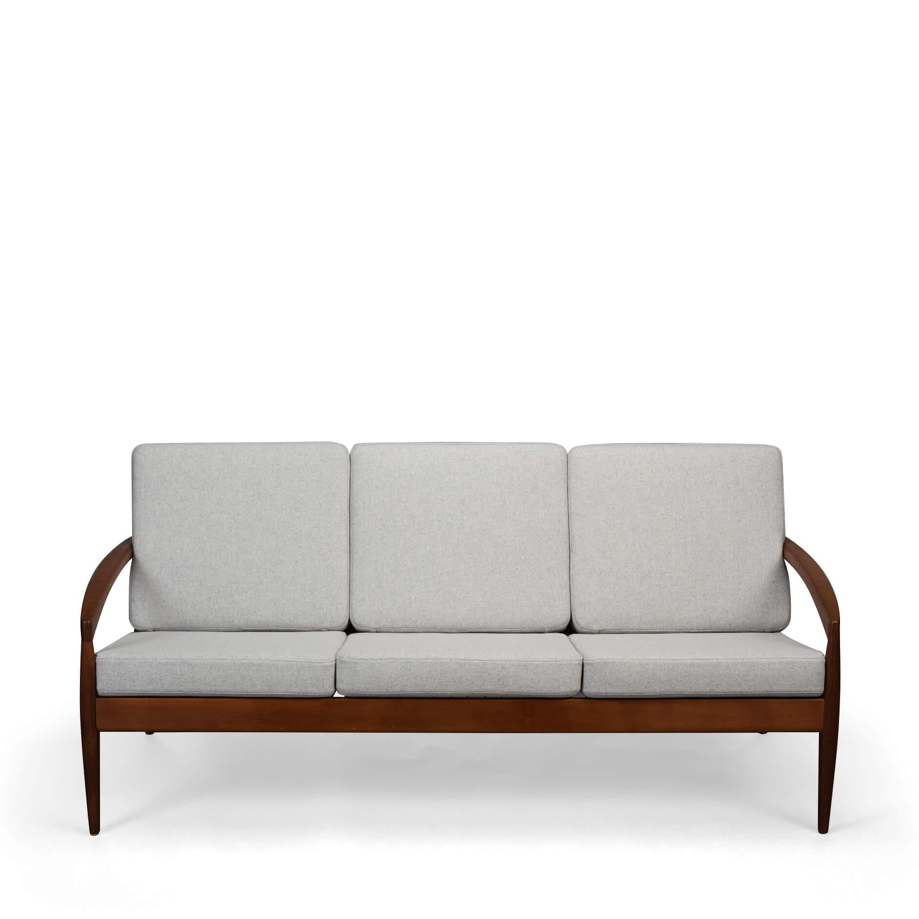 Dänisches neu gepolstertes Papiermesser-Sofa im dänischen Design, Modell 121 von Kai Kristiansen, 1960er Jahre (Moderne der Mitte des Jahrhunderts) im Angebot