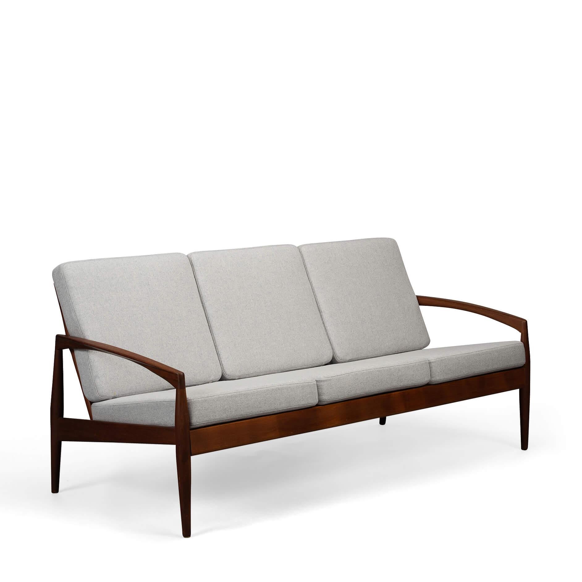 Dänisches neu gepolstertes Papiermesser-Sofa im dänischen Design, Modell 121 von Kai Kristiansen, 1960er Jahre (Mitte des 20. Jahrhunderts) im Angebot