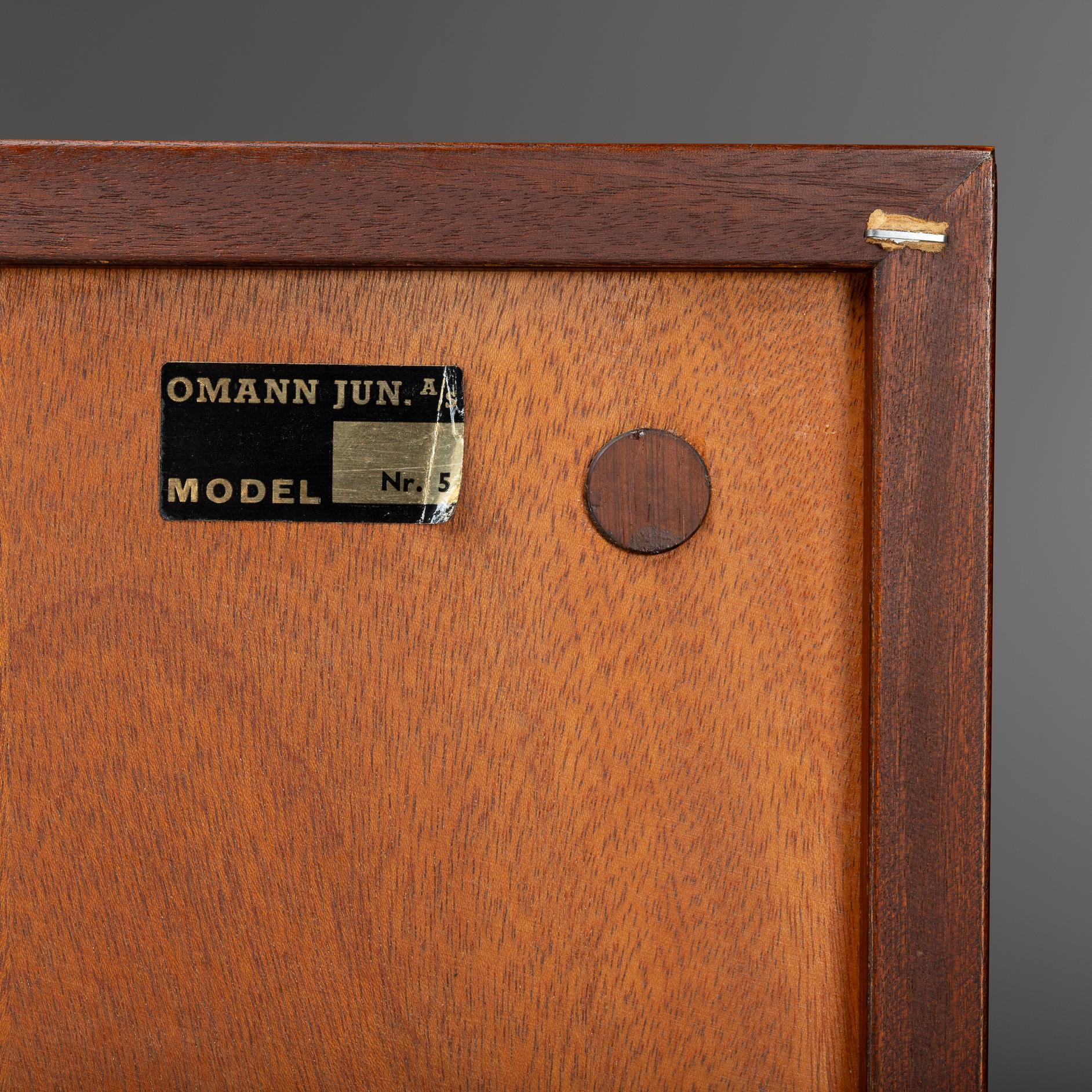 Libreria in palissandro di design danese Model 5 di Omann Jun Mobelfabrik, anni '60 In condizioni buone in vendita a Breda, Netherlands