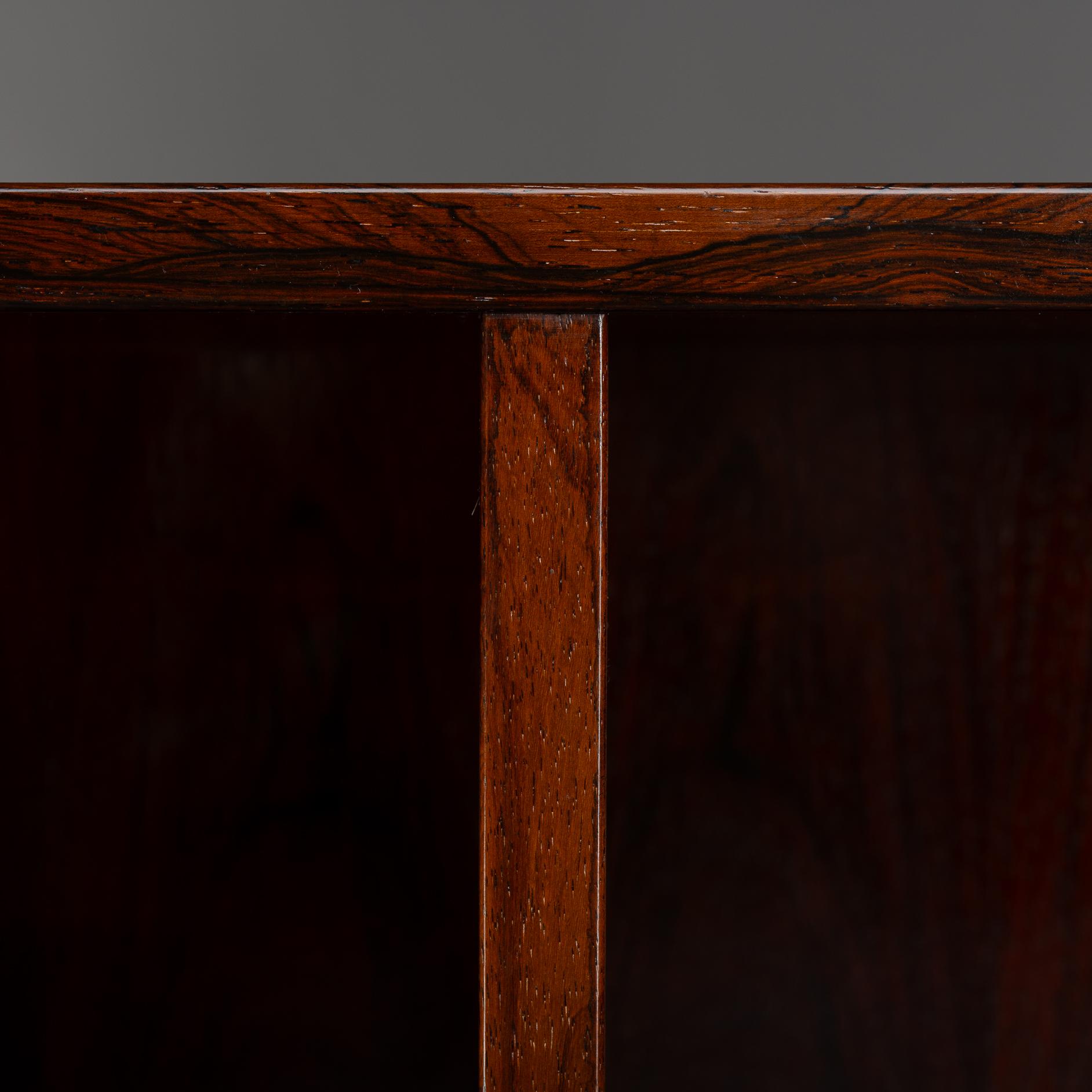 Metà XX secolo Libreria in palissandro di design danese Model 5 di Omann Jun Mobelfabrik, anni '60 in vendita