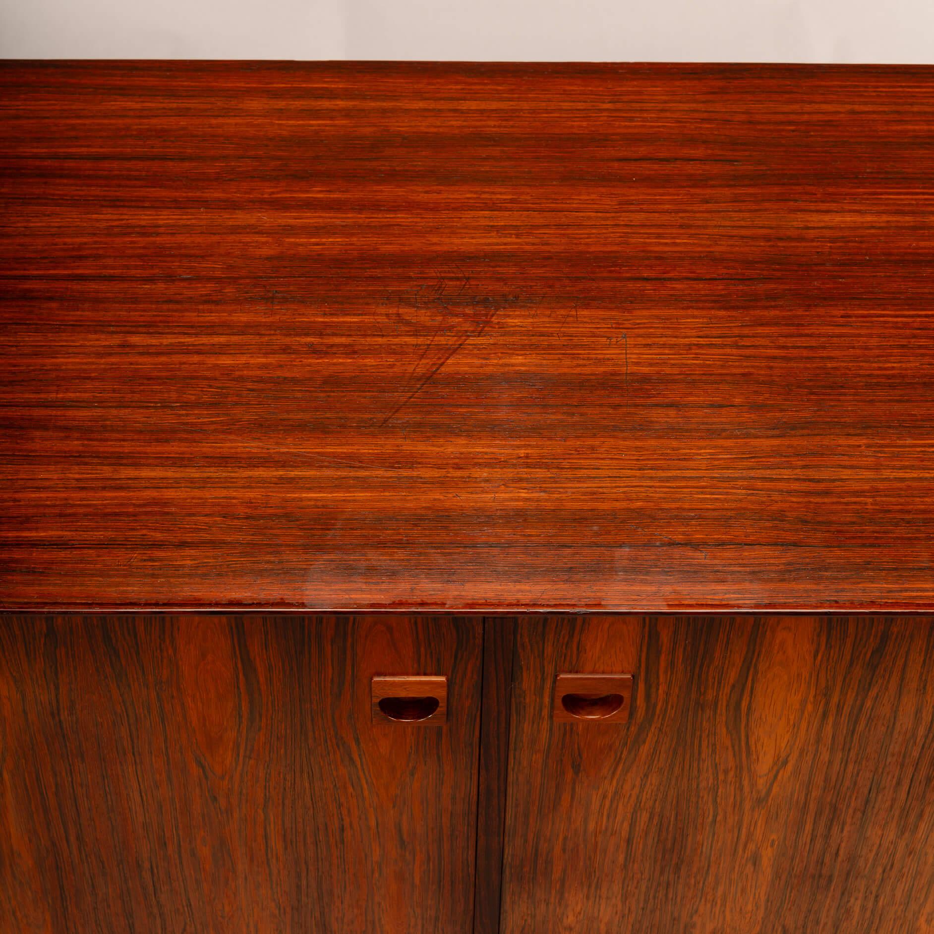 Petit buffet en palissandre Design danois par E Brouer pour Brouer Møbelfabrik, années 1960 en vente 2