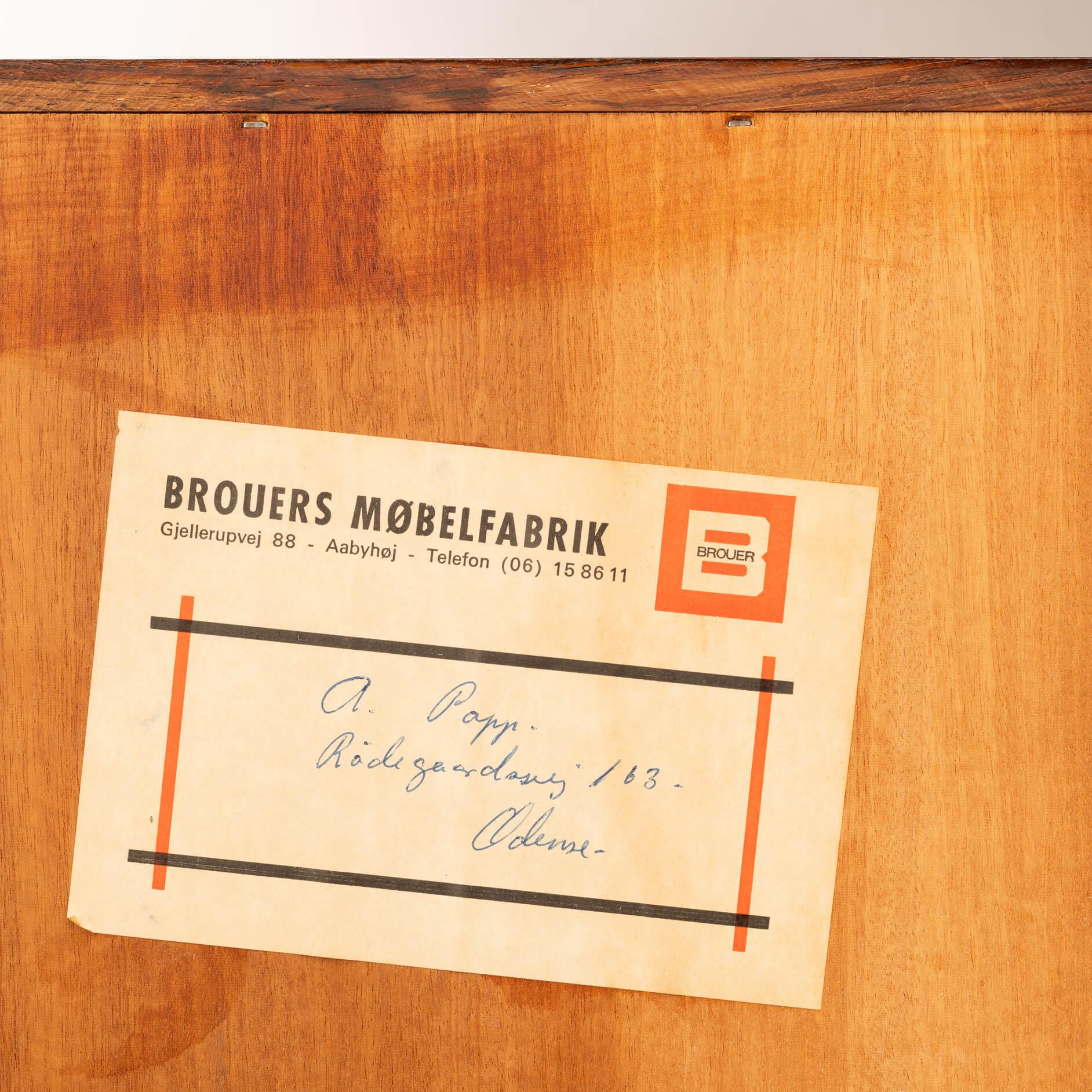 Petit buffet en palissandre Design danois par E Brouer pour Brouer Møbelfabrik, années 1960 en vente 5