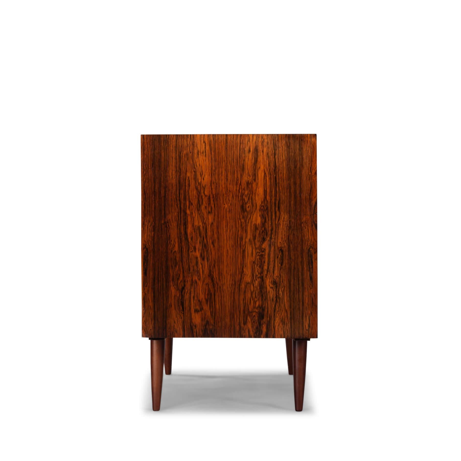 Mid-Century Modern Petit buffet en palissandre Design danois par E Brouer pour Brouer Møbelfabrik, années 1960 en vente