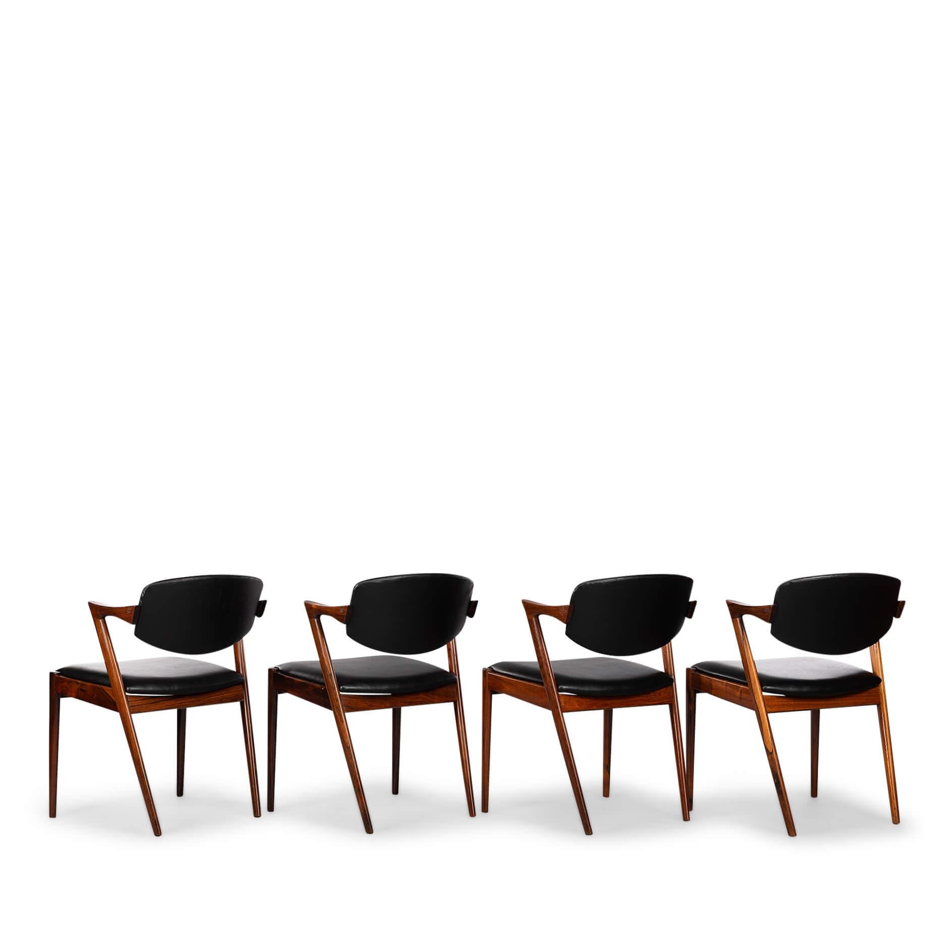 Naugahyde Sedia a Z in palissandro di design danese, modello 42, di Kai Kristiansen, anni '60, set di 4 pezzi in vendita