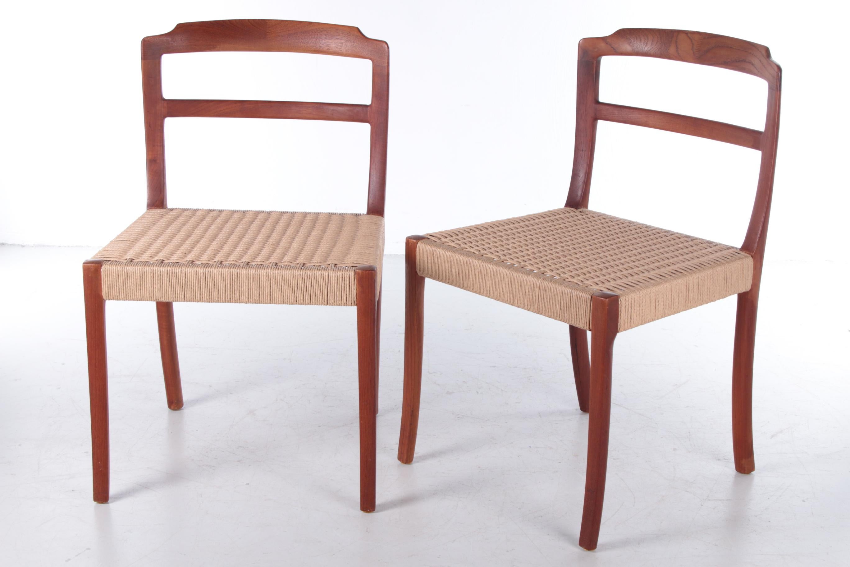 Danish Design Set dining room chairs Design by Ole Wanscher, 1960


Teak dining room chairs by Ole Wanscher, circa 1960's.

Beautifully curved stylish backrests and generous seat provide support and comfort. Distinctive solid wood staggered