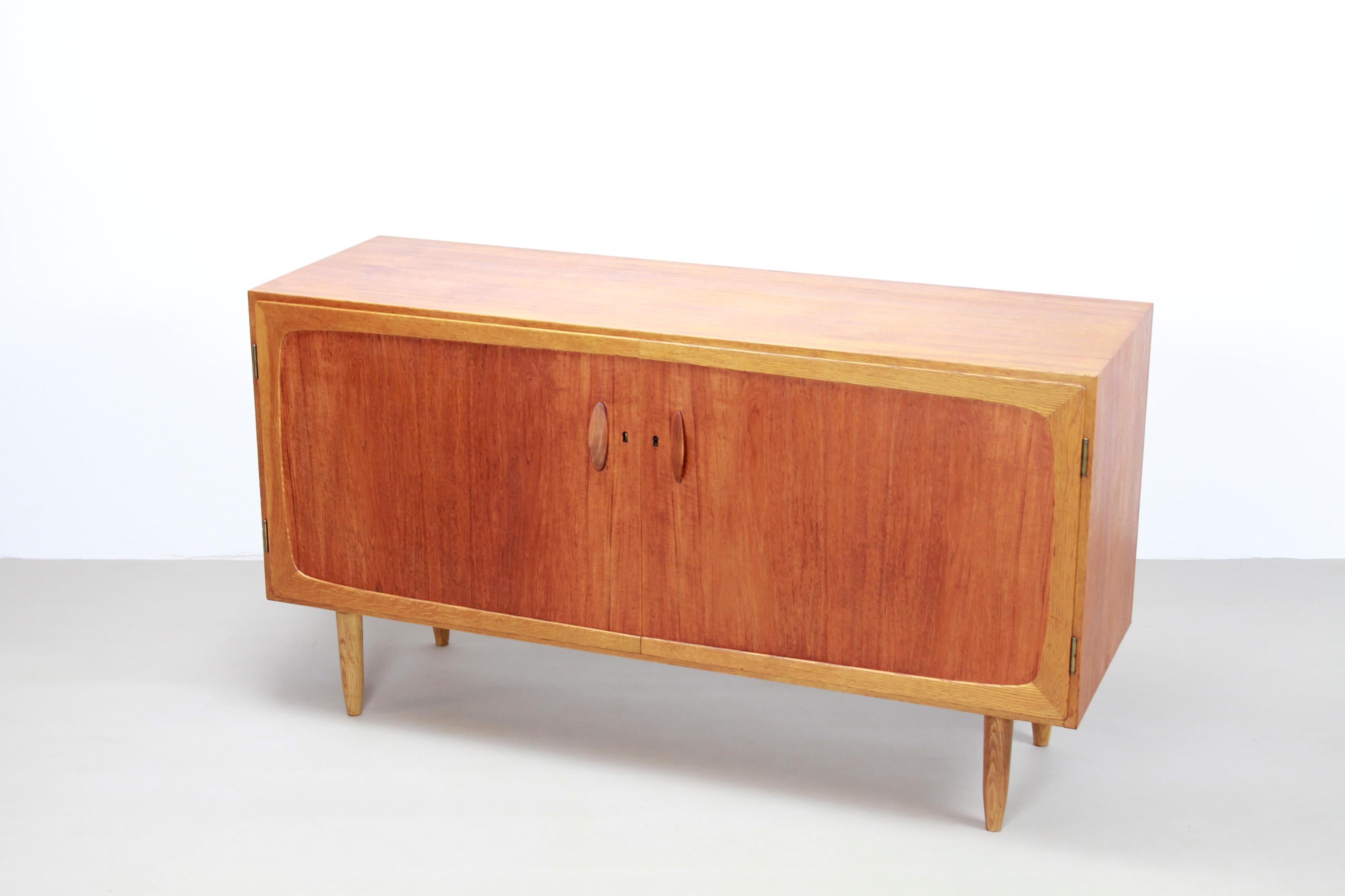 Danish Design Sideboard by Treman in Teak and Oak, 1960s In Good Condition In Amsterdam, Noord Holland