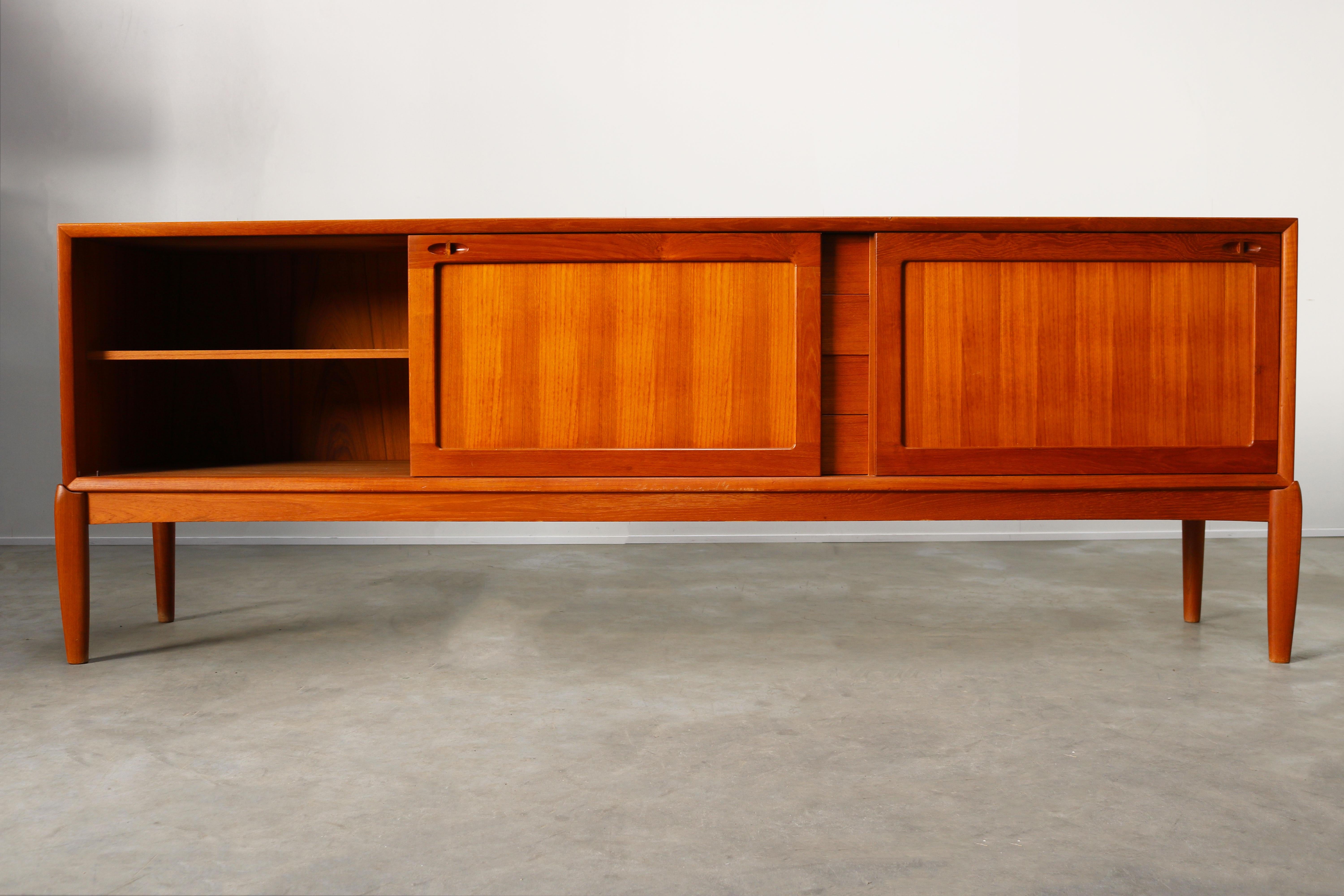 Danish Design Sideboard / Credenza by H.W. Klein for Bramin Teak Brown, 1950s In Good Condition In Ijzendijke, NL
