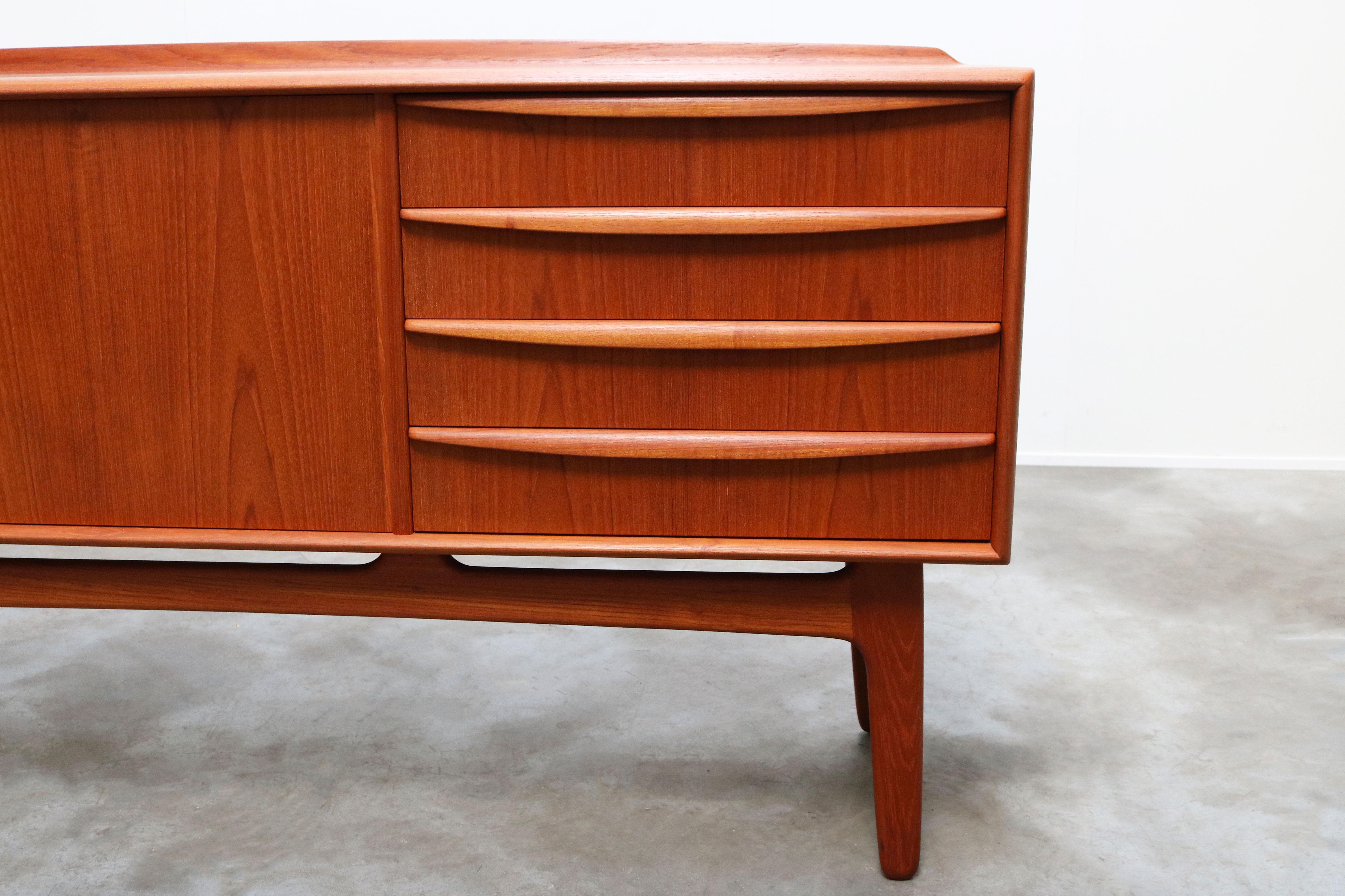 Danish Design Sideboard / Credenza by Svend Aage Madsen for K. Knudsen & Son In Good Condition In Ijzendijke, NL